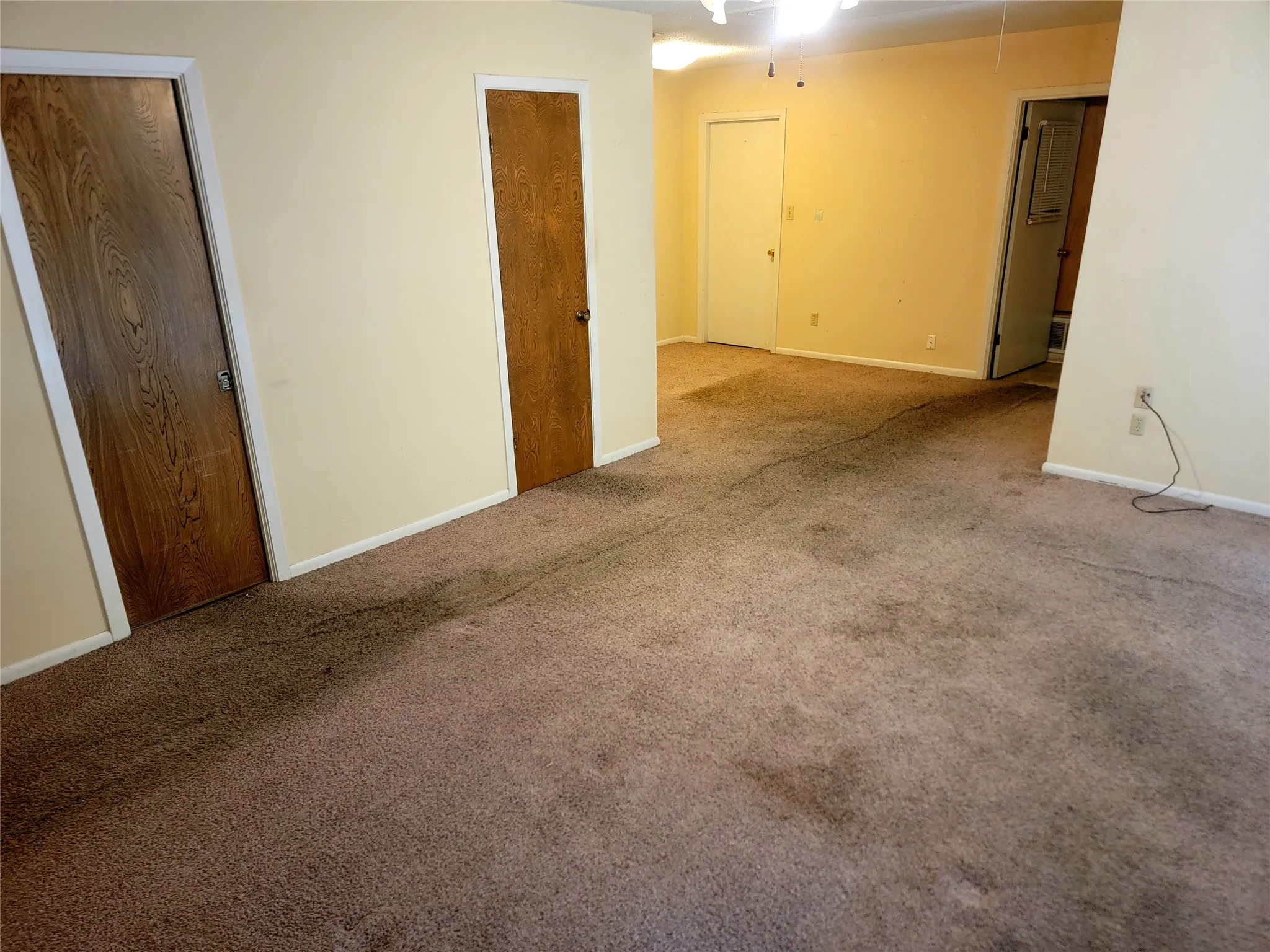 Single Family Residence For Sale in Bowie County , 303 Merrill, New Boston, Texas 75570, 4 Bedroom, 3 Bathroom, 1 Garage spaces, 2,608 Sqft, built in 1974, mls#21367783, Real Estate Agent in New Boston, Homes For Sale in Bowie county, Homes For Sale in New Boston, Realtor in New Boston Texas, Real Estate Brokerage Independent Realty Texas, Luminita Cordes Realtor