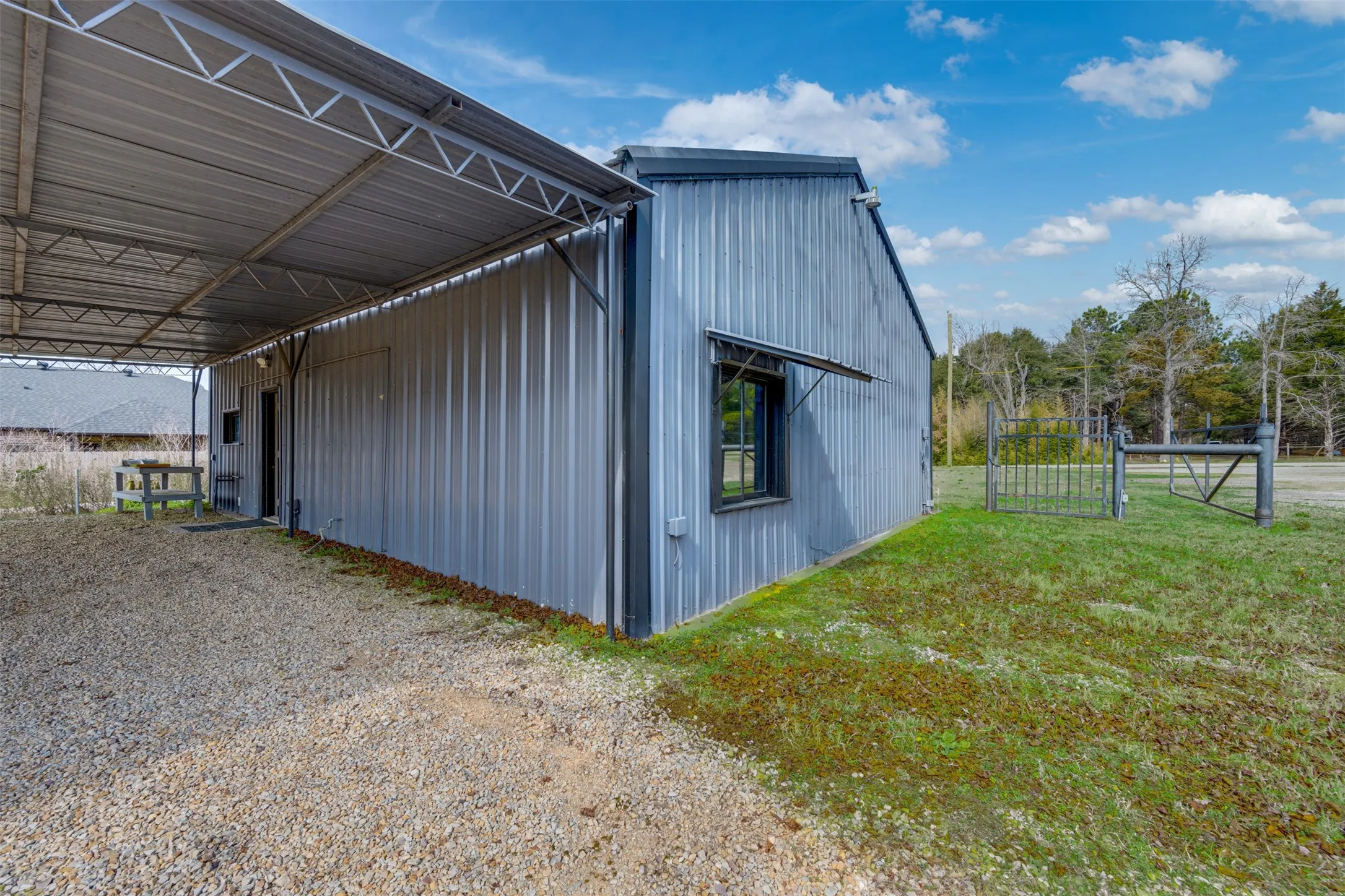 Office For Rent in Smith County , 10203 County Road 135, Flint, Texas 75762, 0, 0, Garage spaces, 0 Sqft, built in 2007, mls#21367785, Real Estate Agent in Flint, Homes For Rent in Smith county, Homes For Rent in Flint, Realtor in Flint Texas, Real Estate Brokerage Independent Realty Texas, Luminita Cordes Realtor