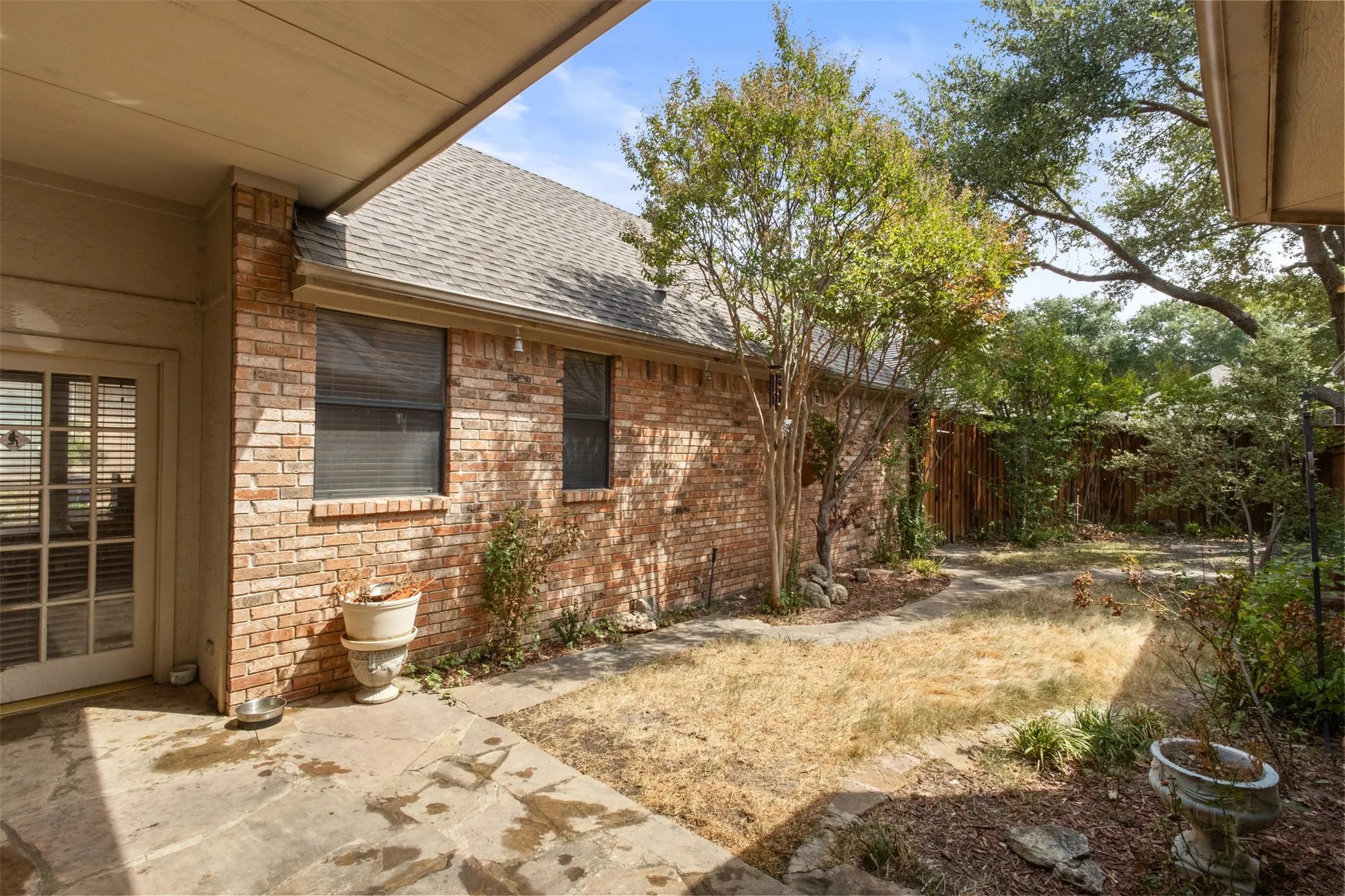 Single Family Residence For Sale in Collin County , 2616 Tulip Drive, Richardson, Texas 75082, 4 Bedroom, 3 Bathroom, 2 Garage spaces, 2,638 Sqft, built in 1989, mls#21361965, Real Estate Agent in Richardson, Homes For Sale in Collin county, Homes For Sale in Richardson, Realtor in Richardson Texas, Real Estate Brokerage Independent Realty Texas, Luminita Cordes Realtor