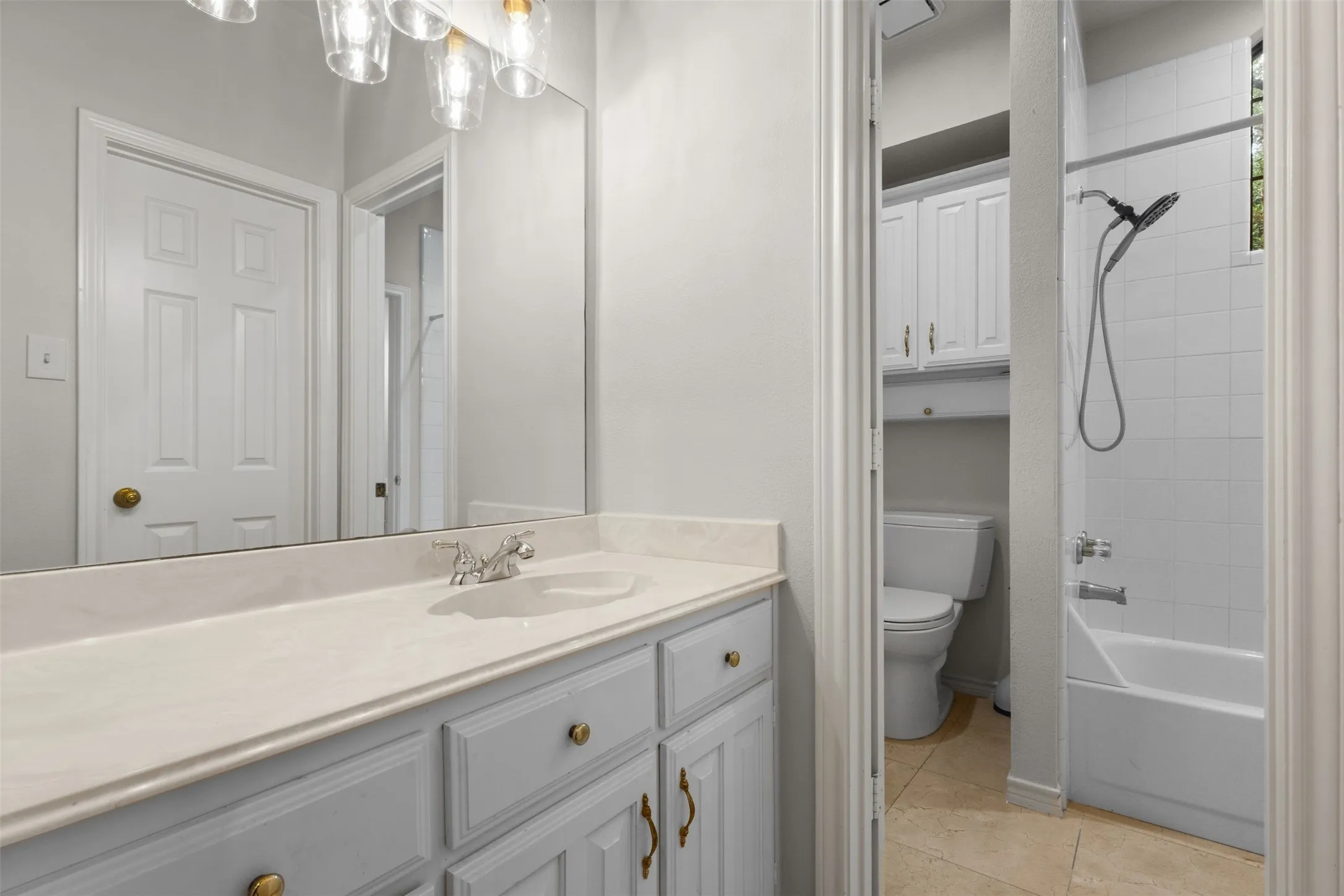 Single Family Residence For Sale in Collin County , 2616 Tulip Drive, Richardson, Texas 75082, 4 Bedroom, 3 Bathroom, 2 Garage spaces, 2,638 Sqft, built in 1989, mls#21361965, Real Estate Agent in Richardson, Homes For Sale in Collin county, Homes For Sale in Richardson, Realtor in Richardson Texas, Real Estate Brokerage Independent Realty Texas, Luminita Cordes Realtor