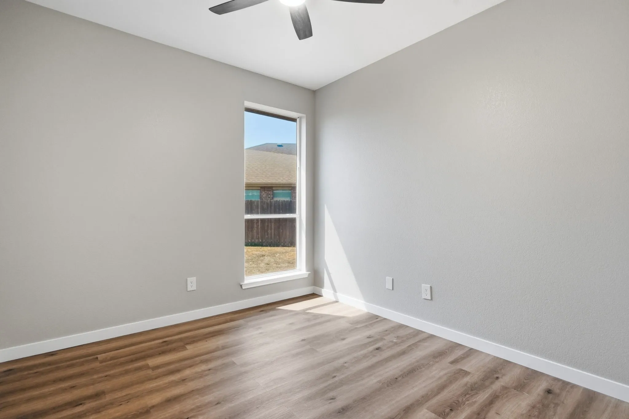 Single Family Residence For Sale in Tarrant County , 6164 Shad Drive, Fort Worth, Texas 76179, 3 Bedroom, 3 Bathroom, 2 Garage spaces, 2,268 Sqft, built in 2007, mls#21363381, Real Estate Agent in Fort Worth, Homes For Sale in Tarrant county, Homes For Sale in Fort Worth, Realtor in Fort Worth Texas, Real Estate Brokerage Independent Realty Texas, Luminita Cordes Realtor