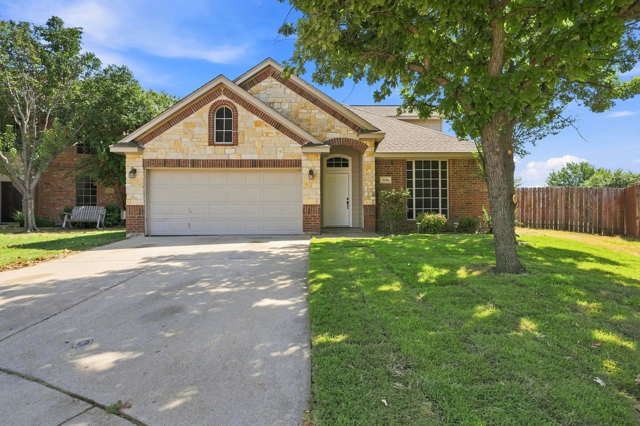 Single Family Residence For Sale in Tarrant County , 6164 Shad Drive, Fort Worth, Texas 76179, 3 Bedroom, 3 Bathroom, 2 Garage spaces, 2,268 Sqft, built in 2007, mls#21363381, Real Estate Agent in Fort Worth, Homes For Sale in Tarrant county, Homes For Sale in Fort Worth, Realtor in Fort Worth Texas, Real Estate Brokerage Independent Realty Texas, Luminita Cordes Realtor