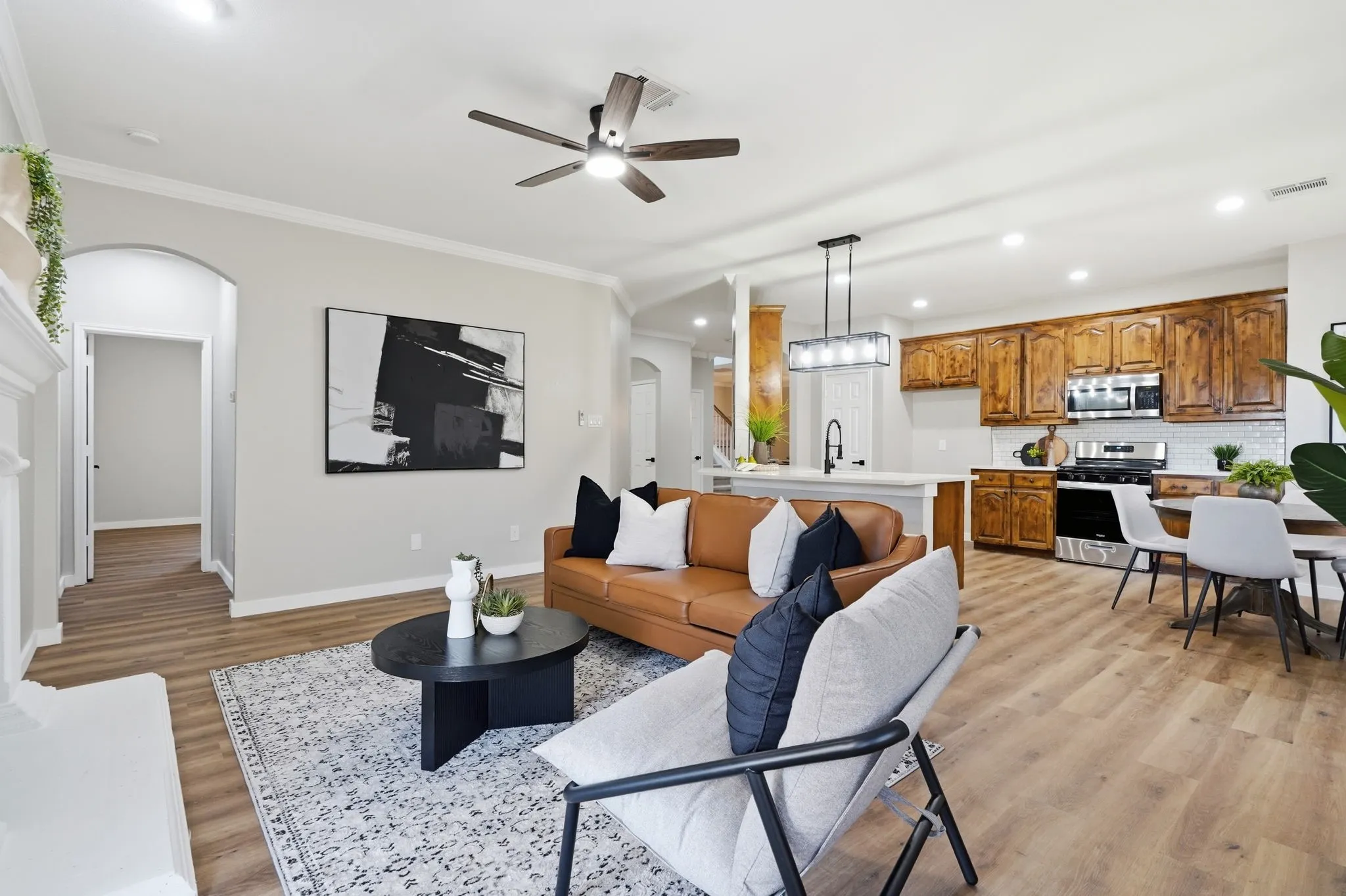 Single Family Residence For Sale in Tarrant County , 6164 Shad Drive, Fort Worth, Texas 76179, 3 Bedroom, 3 Bathroom, 2 Garage spaces, 2,268 Sqft, built in 2007, mls#21363381, Real Estate Agent in Fort Worth, Homes For Sale in Tarrant county, Homes For Sale in Fort Worth, Realtor in Fort Worth Texas, Real Estate Brokerage Independent Realty Texas, Luminita Cordes Realtor
