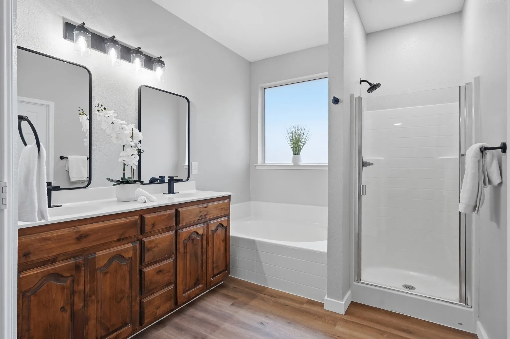 Single Family Residence For Sale in Tarrant County , 6164 Shad Drive, Fort Worth, Texas 76179, 3 Bedroom, 3 Bathroom, 2 Garage spaces, 2,268 Sqft, built in 2007, mls#21363381, Real Estate Agent in Fort Worth, Homes For Sale in Tarrant county, Homes For Sale in Fort Worth, Realtor in Fort Worth Texas, Real Estate Brokerage Independent Realty Texas, Luminita Cordes Realtor
