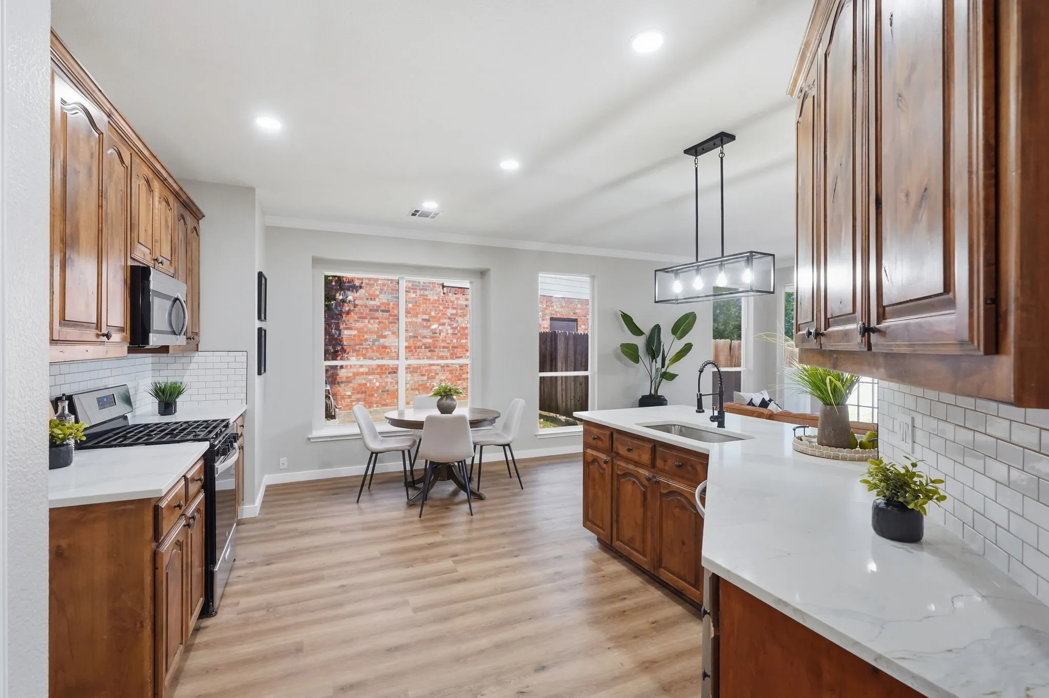 Single Family Residence For Sale in Tarrant County , 6164 Shad Drive, Fort Worth, Texas 76179, 3 Bedroom, 3 Bathroom, 2 Garage spaces, 2,268 Sqft, built in 2007, mls#21363381, Real Estate Agent in Fort Worth, Homes For Sale in Tarrant county, Homes For Sale in Fort Worth, Realtor in Fort Worth Texas, Real Estate Brokerage Independent Realty Texas, Luminita Cordes Realtor