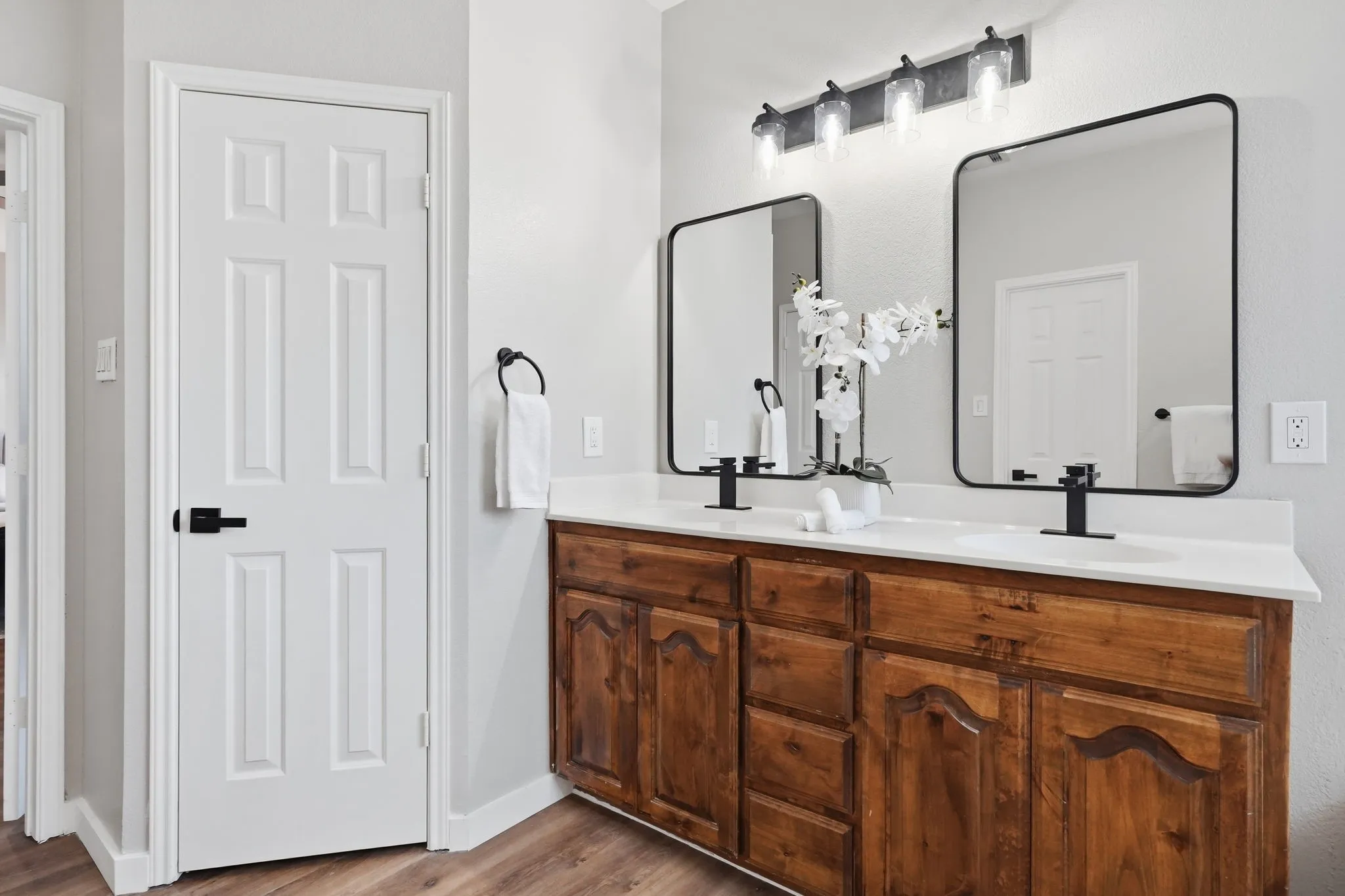 Single Family Residence For Sale in Tarrant County , 6164 Shad Drive, Fort Worth, Texas 76179, 3 Bedroom, 3 Bathroom, 2 Garage spaces, 2,268 Sqft, built in 2007, mls#21363381, Real Estate Agent in Fort Worth, Homes For Sale in Tarrant county, Homes For Sale in Fort Worth, Realtor in Fort Worth Texas, Real Estate Brokerage Independent Realty Texas, Luminita Cordes Realtor