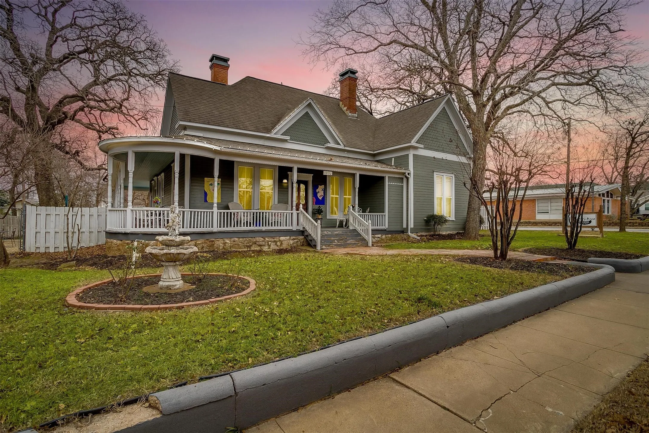 Single Family Residence For Sale in Erath County , 1092 W Tarleton Street, Stephenville, Texas 76401, 4 Bedroom, 5 Bathroom, Garage spaces, 2,400 Sqft, built in 1895, mls#21343663, Real Estate Agent in Stephenville, Homes For Sale in Erath county, Homes For Sale in Stephenville, Realtor in Stephenville Texas, Real Estate Brokerage Independent Realty Texas, Luminita Cordes Realtor