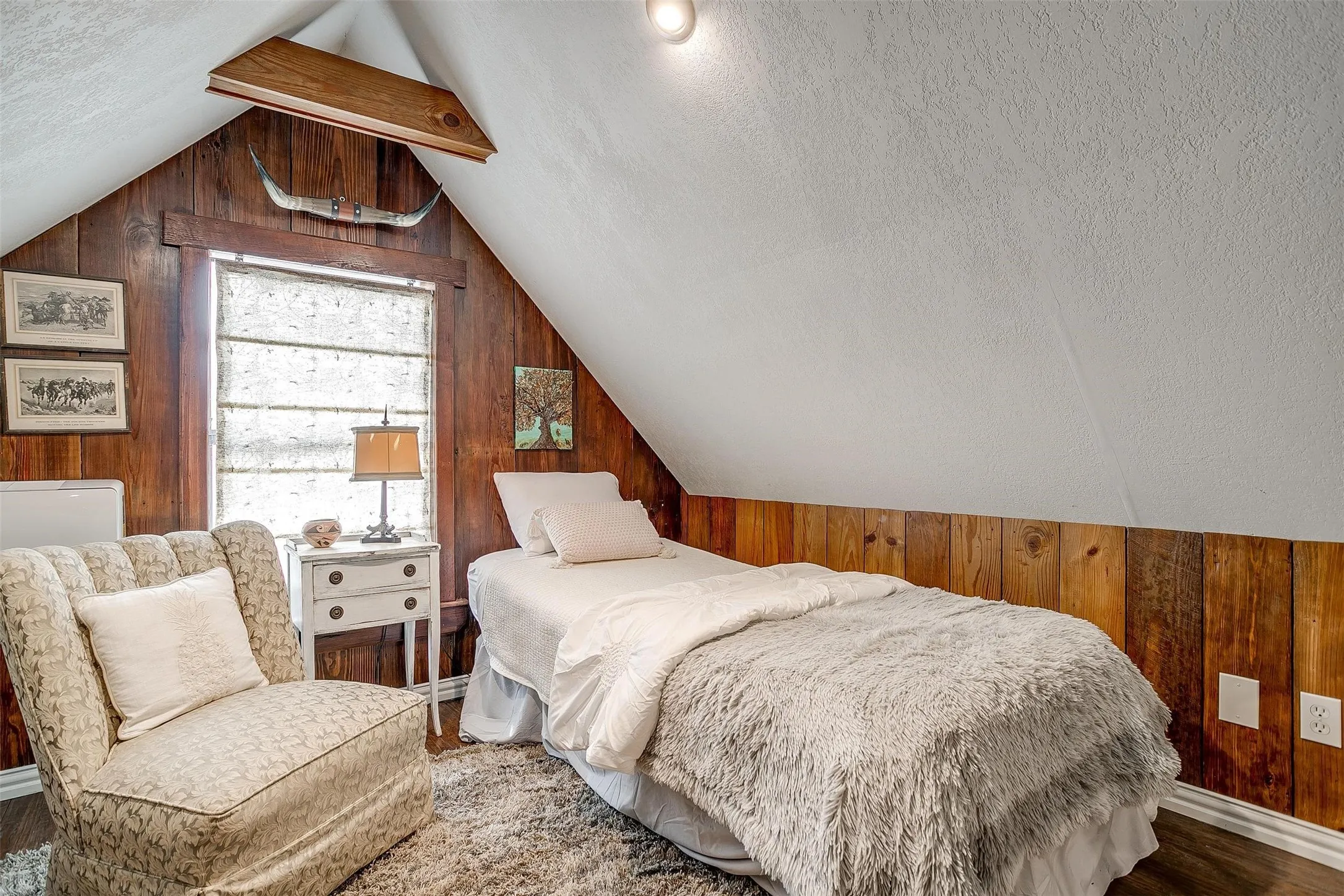 loft up in Attic room