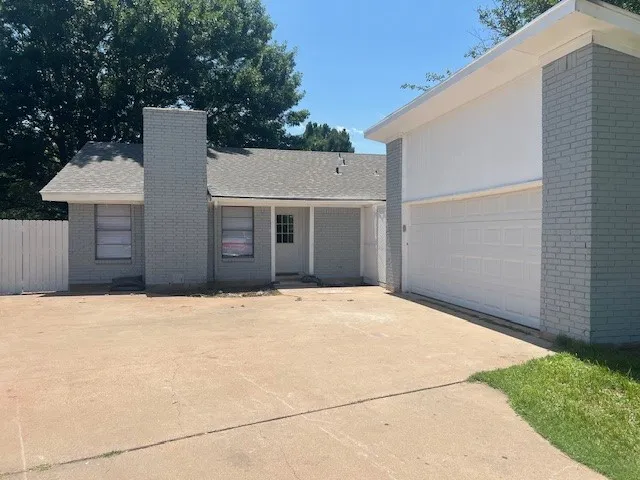 Single Family Residence For Rent in Taylor County , 4826 Stonecrest Court, Abilene, Texas 79606, 3 Bedroom, 2 Bathroom, 2 Garage spaces, 1,376 Sqft, built in 1978, mls#21367793, Real Estate Agent in Abilene, Homes For Rent in Taylor county, Homes For Rent in Abilene, Realtor in Abilene Texas, Real Estate Brokerage Independent Realty Texas, Luminita Cordes Realtor