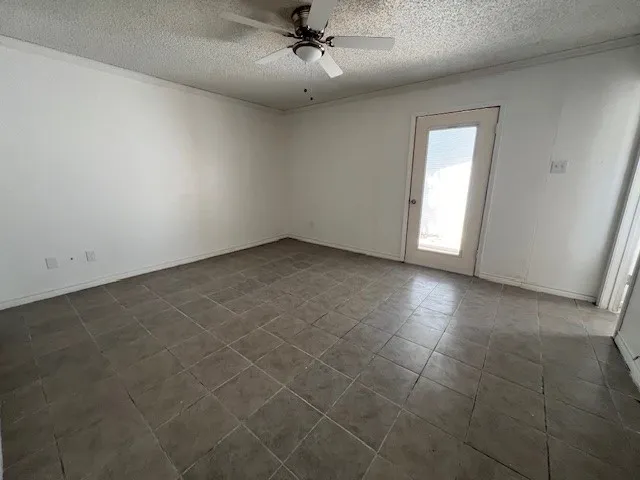 Single Family Residence For Rent in Taylor County , 4826 Stonecrest Court, Abilene, Texas 79606, 3 Bedroom, 2 Bathroom, 2 Garage spaces, 1,376 Sqft, built in 1978, mls#21367793, Real Estate Agent in Abilene, Homes For Rent in Taylor county, Homes For Rent in Abilene, Realtor in Abilene Texas, Real Estate Brokerage Independent Realty Texas, Luminita Cordes Realtor