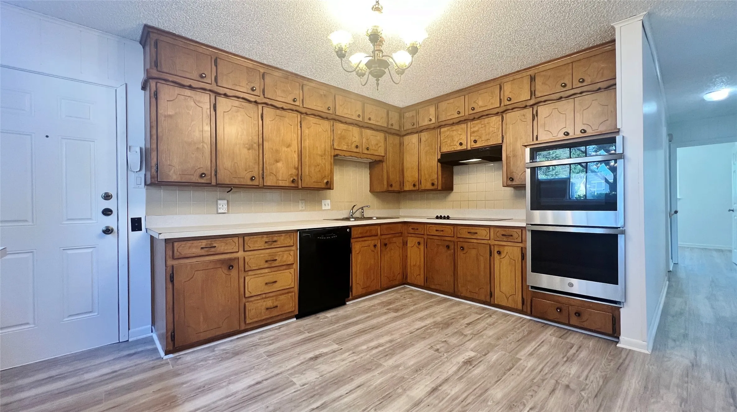 Single Family Residence For Rent in Tarrant County , 5429 Farnsworth Avenue, Fort Worth, Texas 76107, 3 Bedroom, 1 Bathroom, 1 Garage spaces, 912 Sqft, built in 1962, mls#21367795, Real Estate Agent in Fort Worth, Homes For Rent in Tarrant county, Homes For Rent in Fort Worth, Realtor in Fort Worth Texas, Real Estate Brokerage Independent Realty Texas, Luminita Cordes Realtor