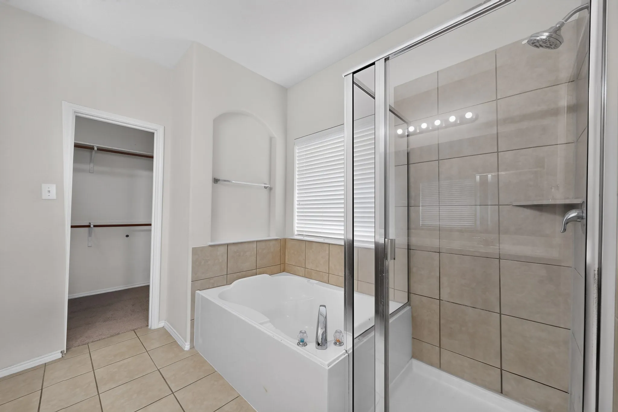 Single Family Residence For Rent in Denton County , 1208 Villa Paloma Boulevard, Little Elm, Texas 75068, 3 Bedroom, 2 Bathroom, 2 Garage spaces, 1,716 Sqft, built in 2012, mls#21367747, Real Estate Agent in Little Elm, Homes For Rent in Denton county, Homes For Rent in Little Elm, Realtor in Little Elm Texas, Real Estate Brokerage Independent Realty Texas, Luminita Cordes Realtor