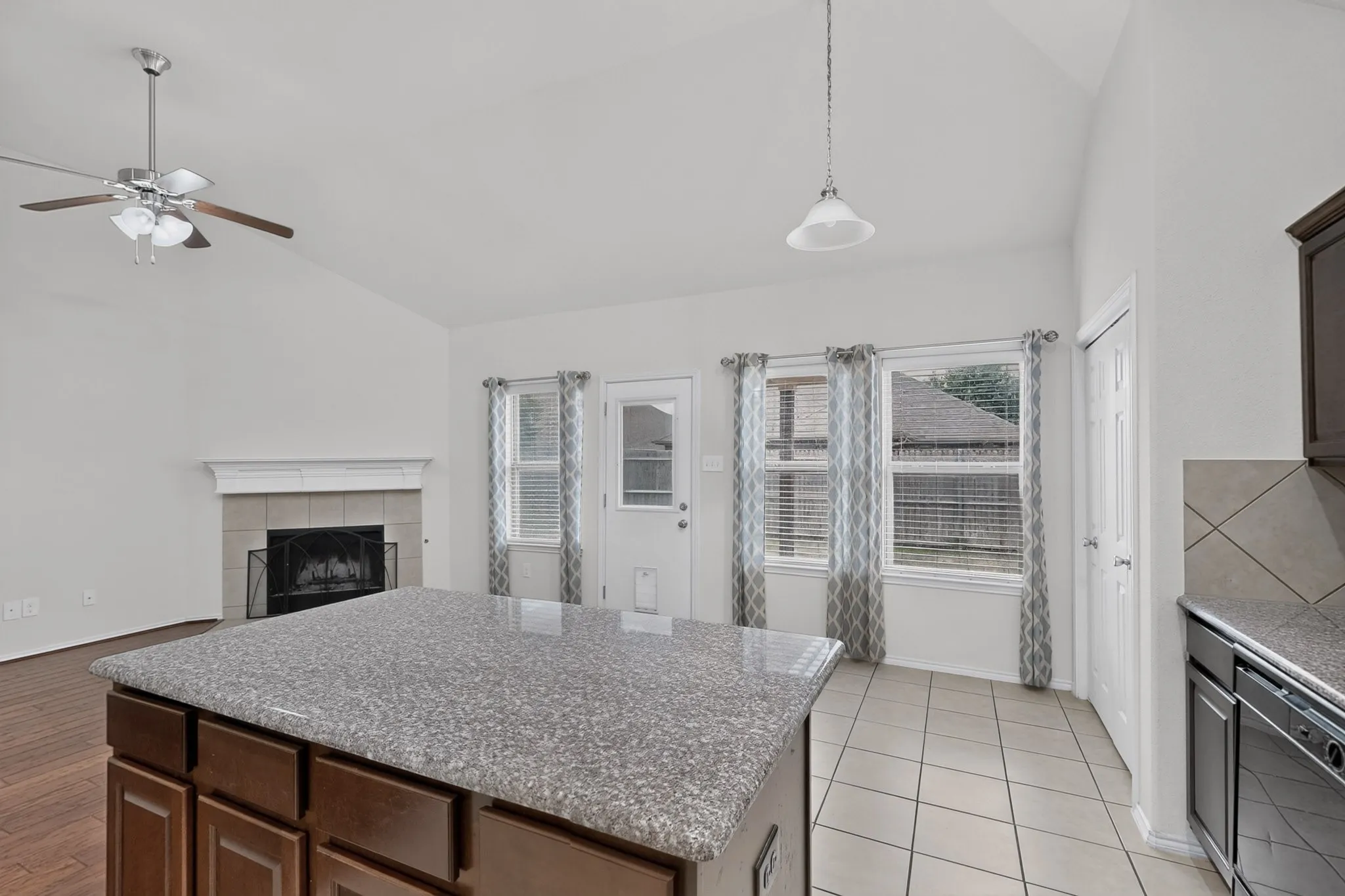 Single Family Residence For Rent in Denton County , 1208 Villa Paloma Boulevard, Little Elm, Texas 75068, 3 Bedroom, 2 Bathroom, 2 Garage spaces, 1,716 Sqft, built in 2012, mls#21367747, Real Estate Agent in Little Elm, Homes For Rent in Denton county, Homes For Rent in Little Elm, Realtor in Little Elm Texas, Real Estate Brokerage Independent Realty Texas, Luminita Cordes Realtor