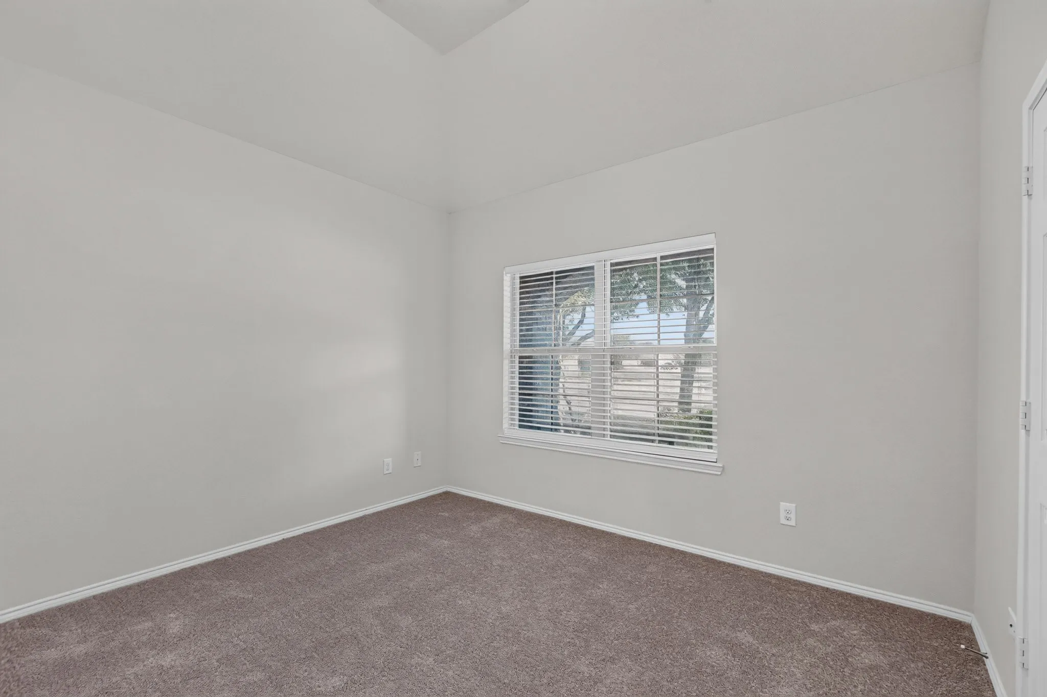 Single Family Residence For Rent in Denton County , 1208 Villa Paloma Boulevard, Little Elm, Texas 75068, 3 Bedroom, 2 Bathroom, 2 Garage spaces, 1,716 Sqft, built in 2012, mls#21367747, Real Estate Agent in Little Elm, Homes For Rent in Denton county, Homes For Rent in Little Elm, Realtor in Little Elm Texas, Real Estate Brokerage Independent Realty Texas, Luminita Cordes Realtor