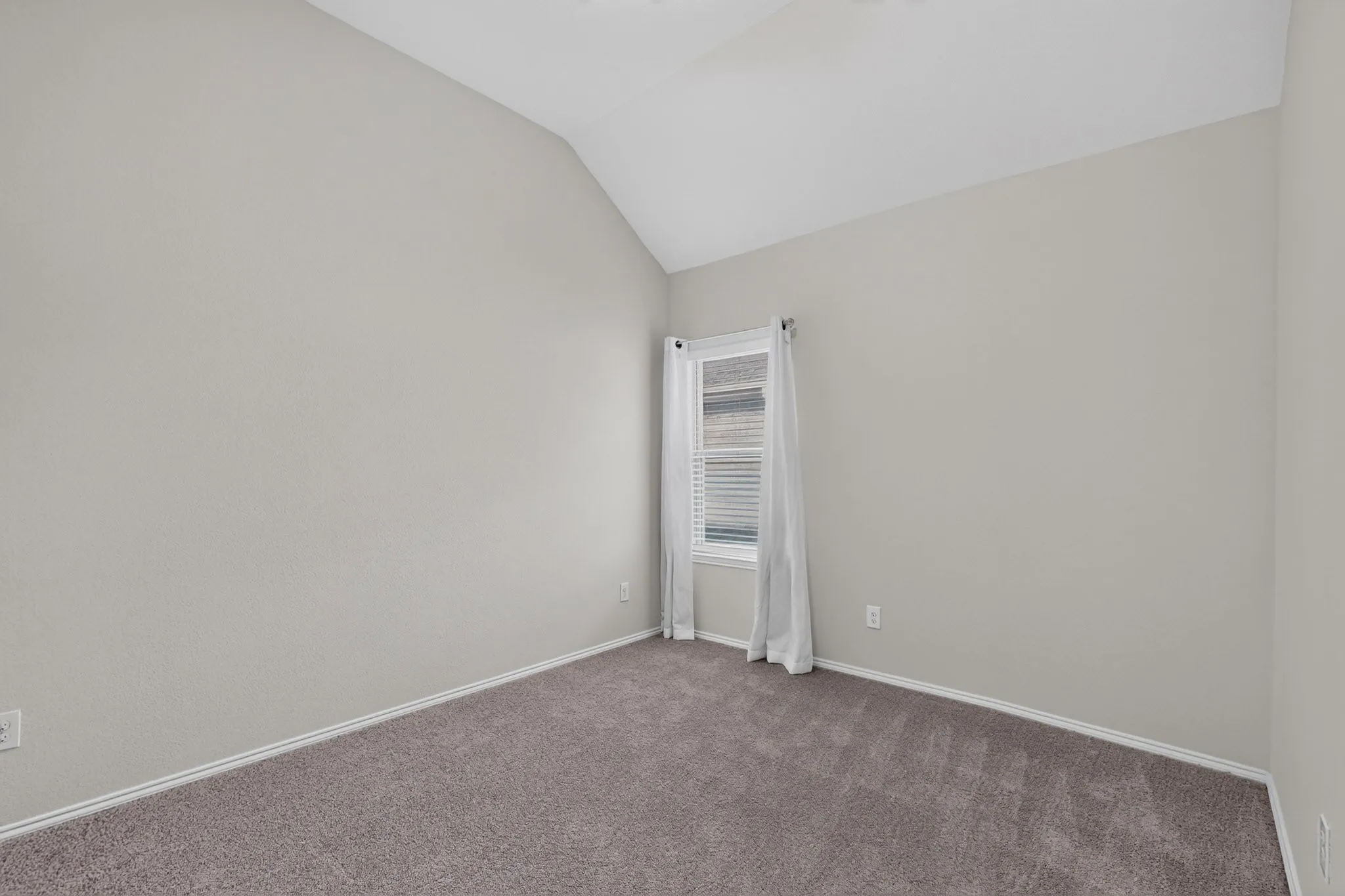 Single Family Residence For Rent in Denton County , 1208 Villa Paloma Boulevard, Little Elm, Texas 75068, 3 Bedroom, 2 Bathroom, 2 Garage spaces, 1,716 Sqft, built in 2012, mls#21367747, Real Estate Agent in Little Elm, Homes For Rent in Denton county, Homes For Rent in Little Elm, Realtor in Little Elm Texas, Real Estate Brokerage Independent Realty Texas, Luminita Cordes Realtor