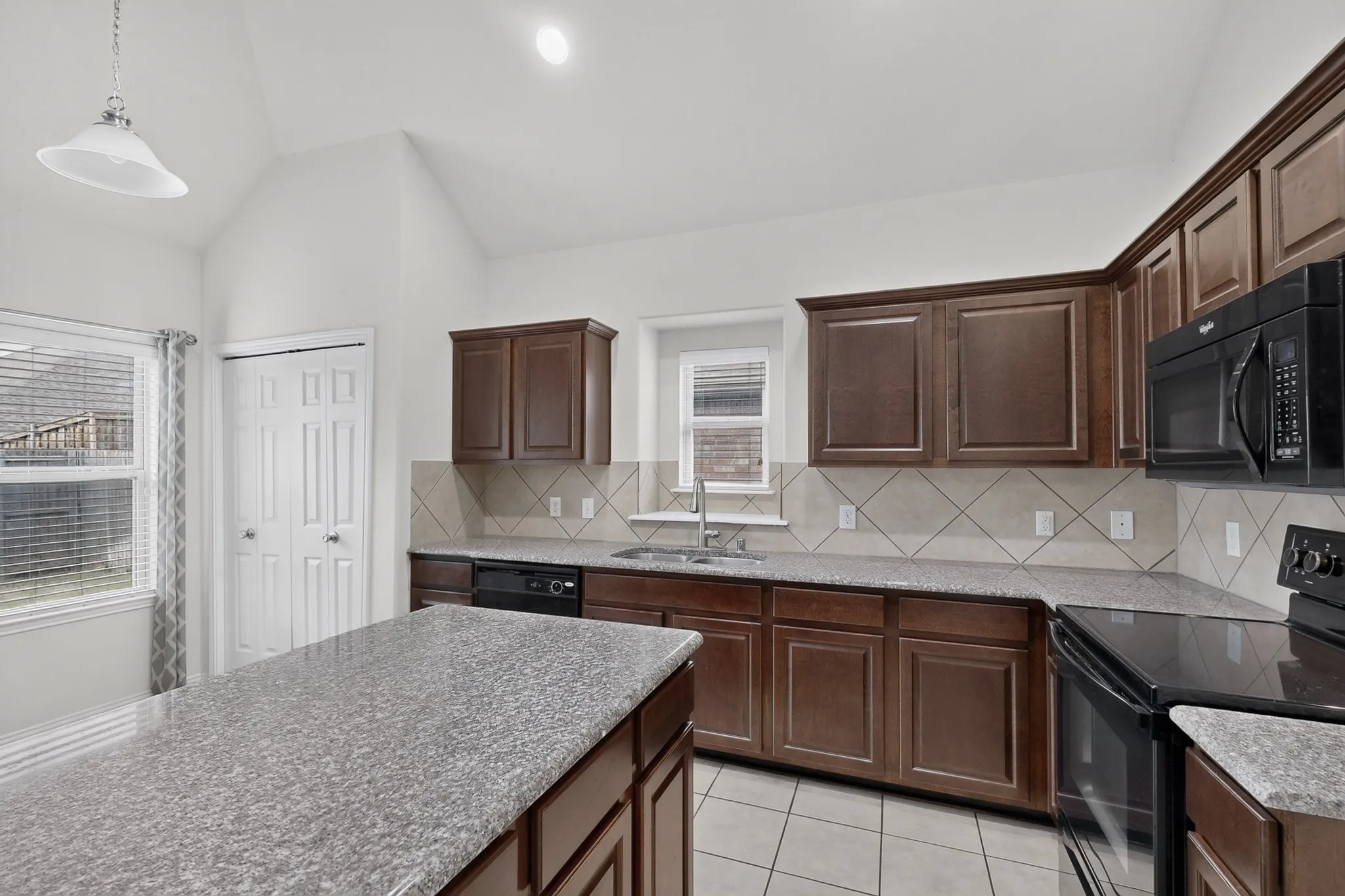 Single Family Residence For Rent in Denton County , 1208 Villa Paloma Boulevard, Little Elm, Texas 75068, 3 Bedroom, 2 Bathroom, 2 Garage spaces, 1,716 Sqft, built in 2012, mls#21367747, Real Estate Agent in Little Elm, Homes For Rent in Denton county, Homes For Rent in Little Elm, Realtor in Little Elm Texas, Real Estate Brokerage Independent Realty Texas, Luminita Cordes Realtor