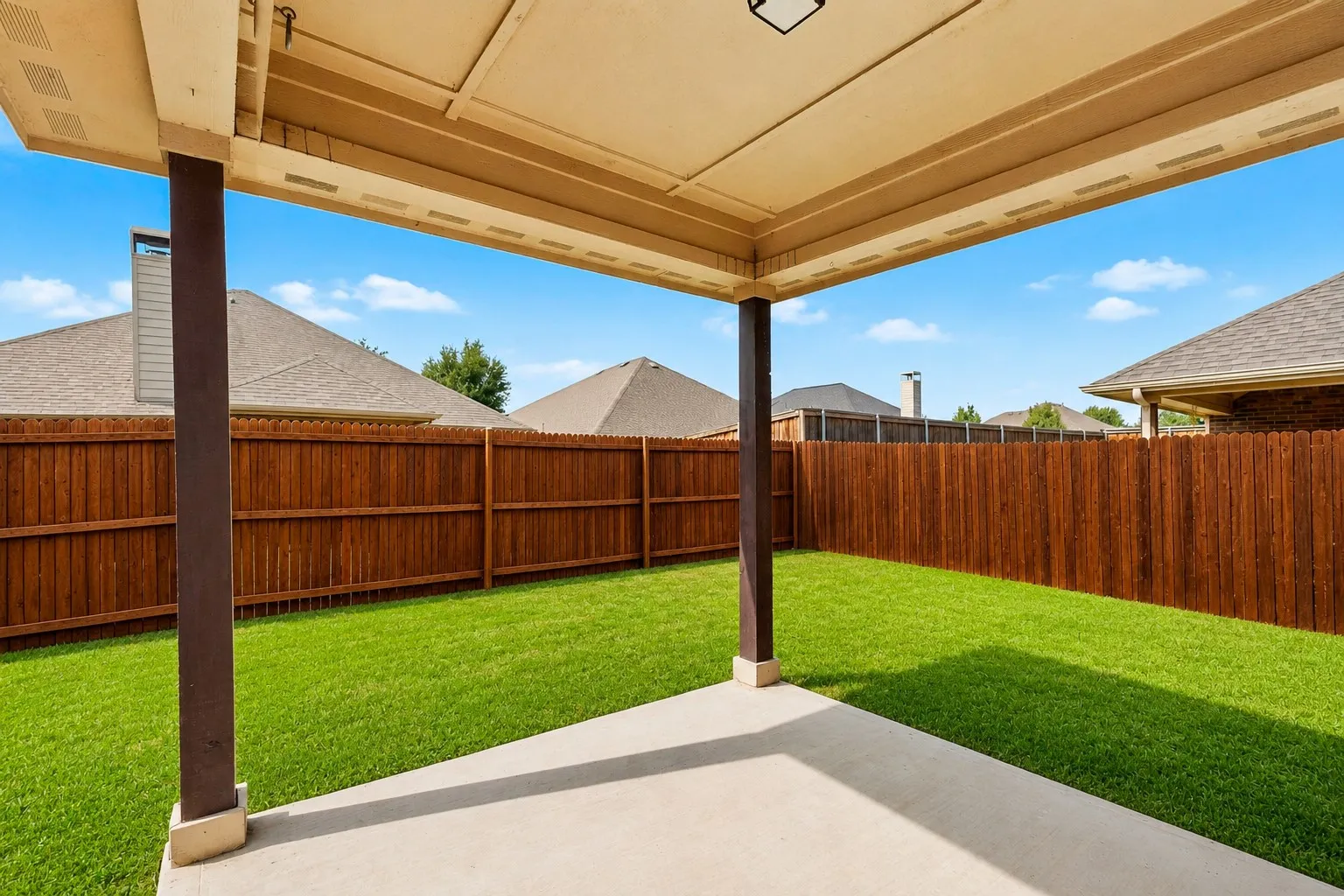 Single Family Residence For Rent in Denton County , 1208 Villa Paloma Boulevard, Little Elm, Texas 75068, 3 Bedroom, 2 Bathroom, 2 Garage spaces, 1,716 Sqft, built in 2012, mls#21367747, Real Estate Agent in Little Elm, Homes For Rent in Denton county, Homes For Rent in Little Elm, Realtor in Little Elm Texas, Real Estate Brokerage Independent Realty Texas, Luminita Cordes Realtor