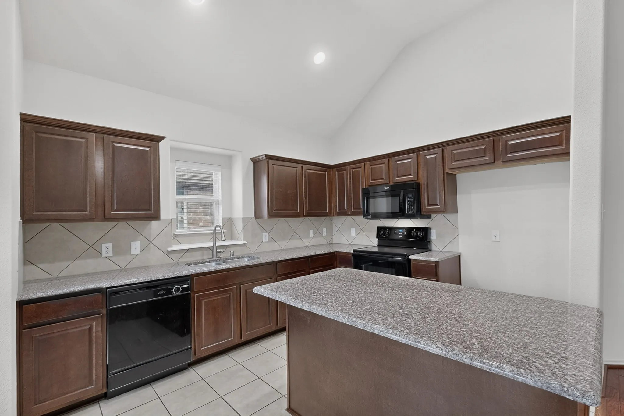 Single Family Residence For Rent in Denton County , 1208 Villa Paloma Boulevard, Little Elm, Texas 75068, 3 Bedroom, 2 Bathroom, 2 Garage spaces, 1,716 Sqft, built in 2012, mls#21367747, Real Estate Agent in Little Elm, Homes For Rent in Denton county, Homes For Rent in Little Elm, Realtor in Little Elm Texas, Real Estate Brokerage Independent Realty Texas, Luminita Cordes Realtor