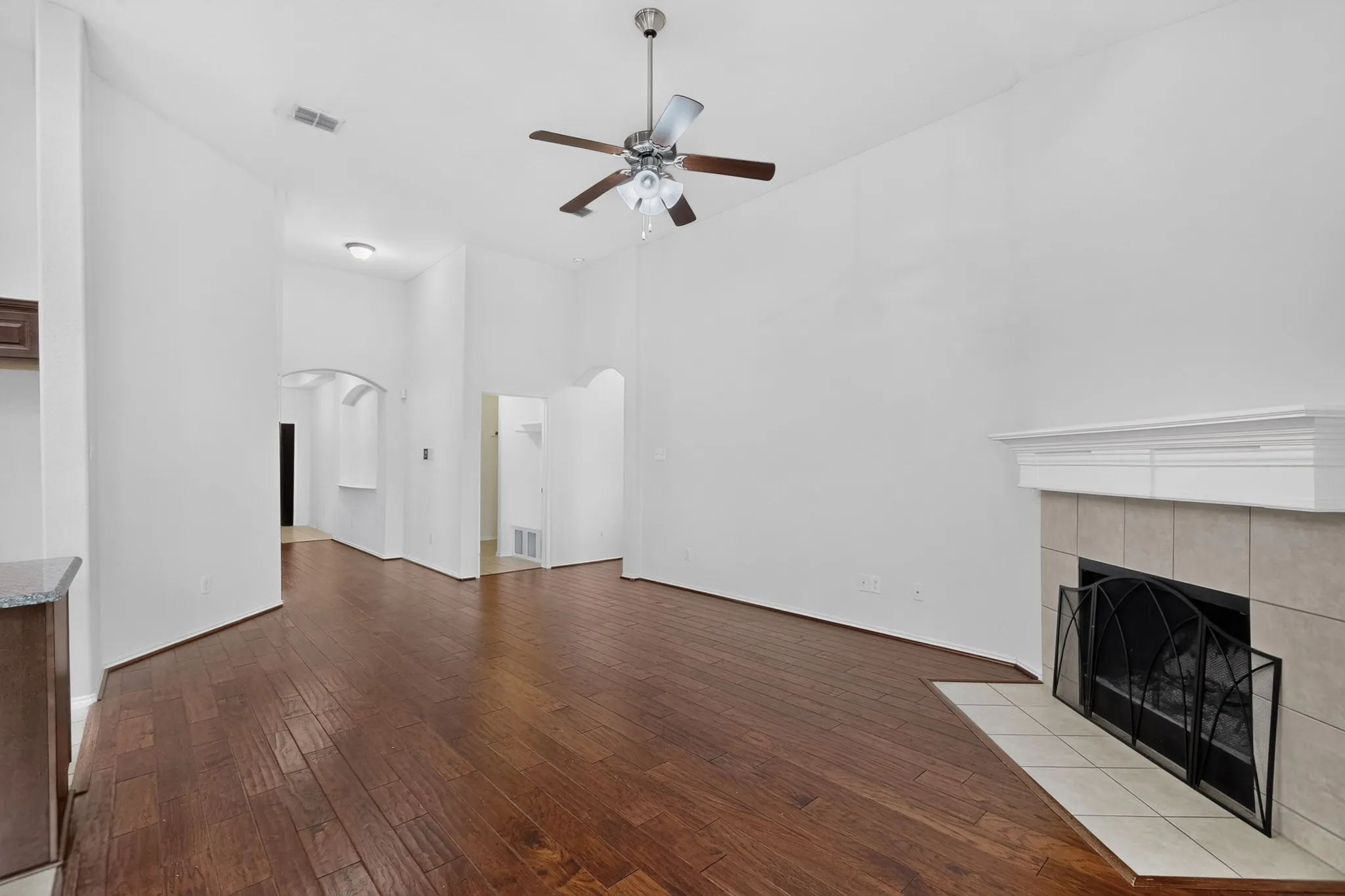 Single Family Residence For Rent in Denton County , 1208 Villa Paloma Boulevard, Little Elm, Texas 75068, 3 Bedroom, 2 Bathroom, 2 Garage spaces, 1,716 Sqft, built in 2012, mls#21367747, Real Estate Agent in Little Elm, Homes For Rent in Denton county, Homes For Rent in Little Elm, Realtor in Little Elm Texas, Real Estate Brokerage Independent Realty Texas, Luminita Cordes Realtor