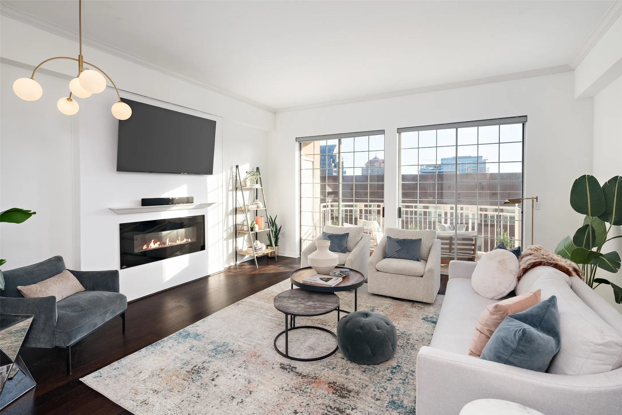Condominium For Sale in Dallas County , 3225 Turtle Creek Boulevard 716, Dallas, Texas 75219, 1 Bedroom, 1 Bathroom, 2 Garage spaces, 829 Sqft, built in 1998, mls#21362119, Real Estate Agent in Dallas, Homes For Sale in Dallas county, Homes For Sale in Dallas, Realtor in Dallas Texas, Real Estate Brokerage Independent Realty Texas, Luminita Cordes Realtor