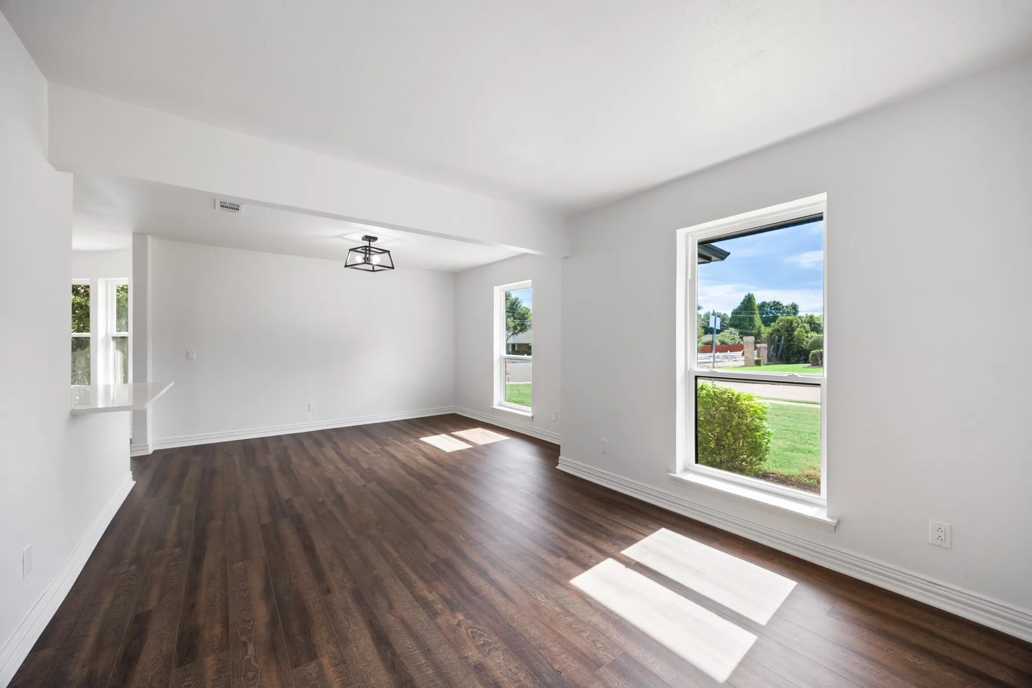 Single Family Residence For Sale in Collin County , 3300 Bandolino Lane, Plano, Texas 75023, 4 Bedroom, 3 Bathroom, 2 Garage spaces, 2,626 Sqft, built in 1976, mls#21362384, Real Estate Agent in Plano, Homes For Sale in Collin county, Homes For Sale in Plano, Realtor in Plano Texas, Real Estate Brokerage Independent Realty Texas, Luminita Cordes Realtor