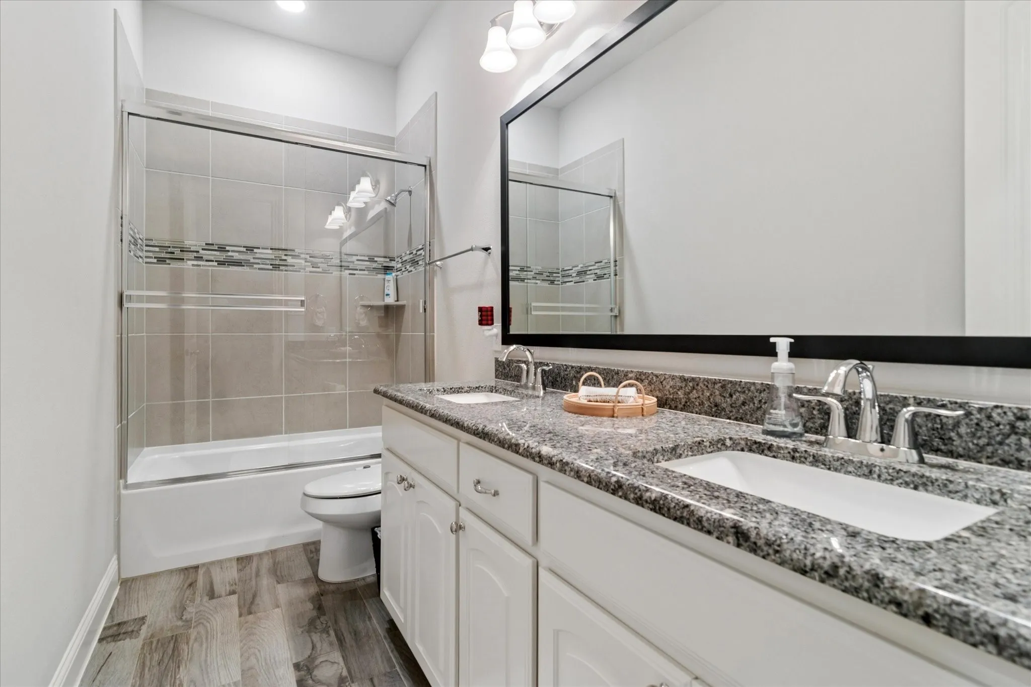 Single Family Residence For Rent in Grayson County , 1113 Indigo Creek Way, Gunter, Texas 75058, 4 Bedroom, 4 Bathroom, 3 Garage spaces, 3,553 Sqft, built in 2016, mls#21367811, Real Estate Agent in Gunter, Homes For Rent in Grayson county, Homes For Rent in Gunter, Realtor in Gunter Texas, Real Estate Brokerage Independent Realty Texas, Luminita Cordes Realtor