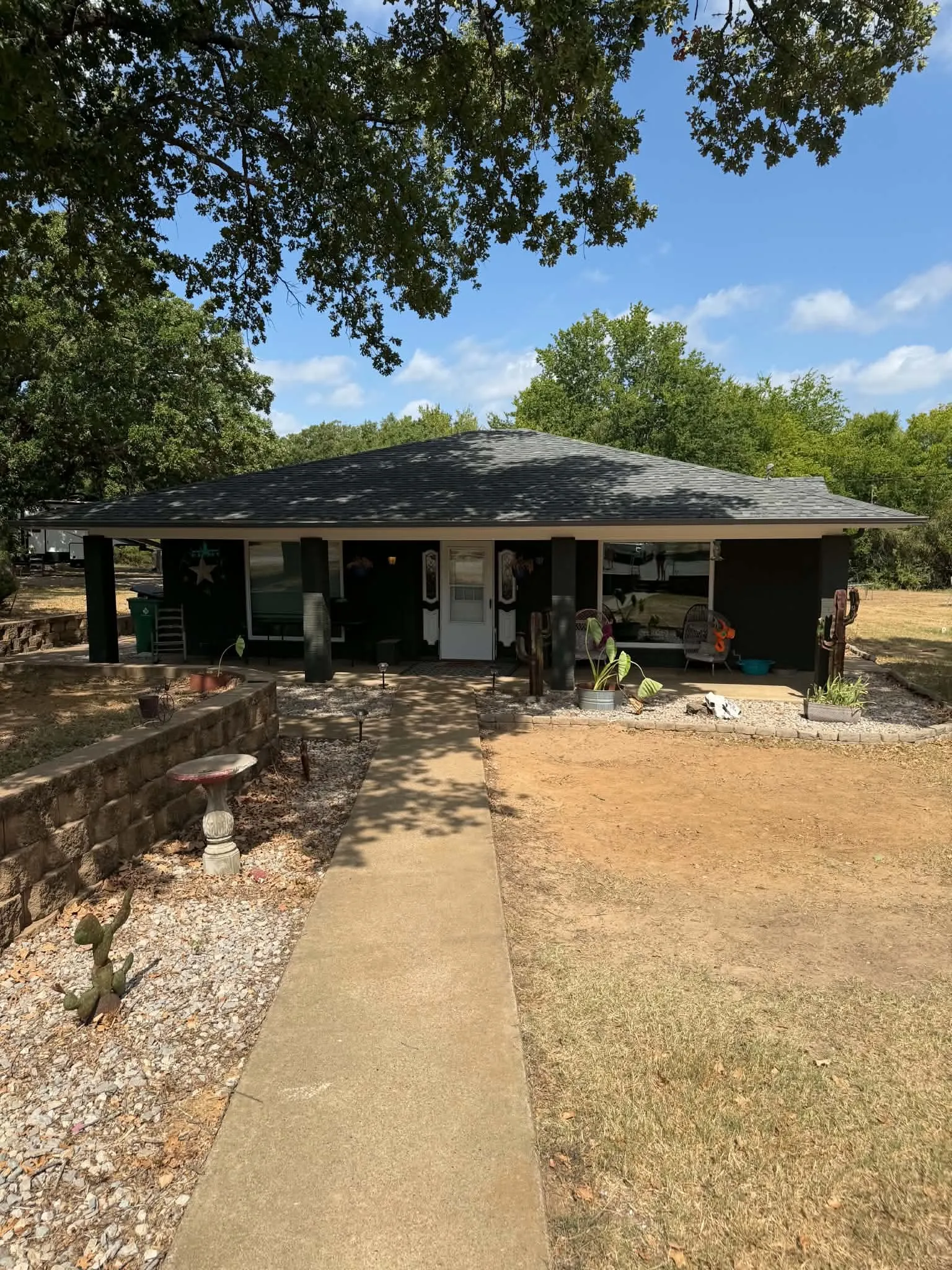 Single Family Residence For Sale in Van Zandt County , 210 Vz County Road 2722, Mabank, Texas 75147, 3 Bedroom, 2 Bathroom, Garage spaces, 1,867 Sqft, built in 1987, mls#21367813, Real Estate Agent in Mabank, Homes For Sale in Van Zandt county, Homes For Sale in Mabank, Realtor in Mabank Texas, Real Estate Brokerage Independent Realty Texas, Luminita Cordes Realtor