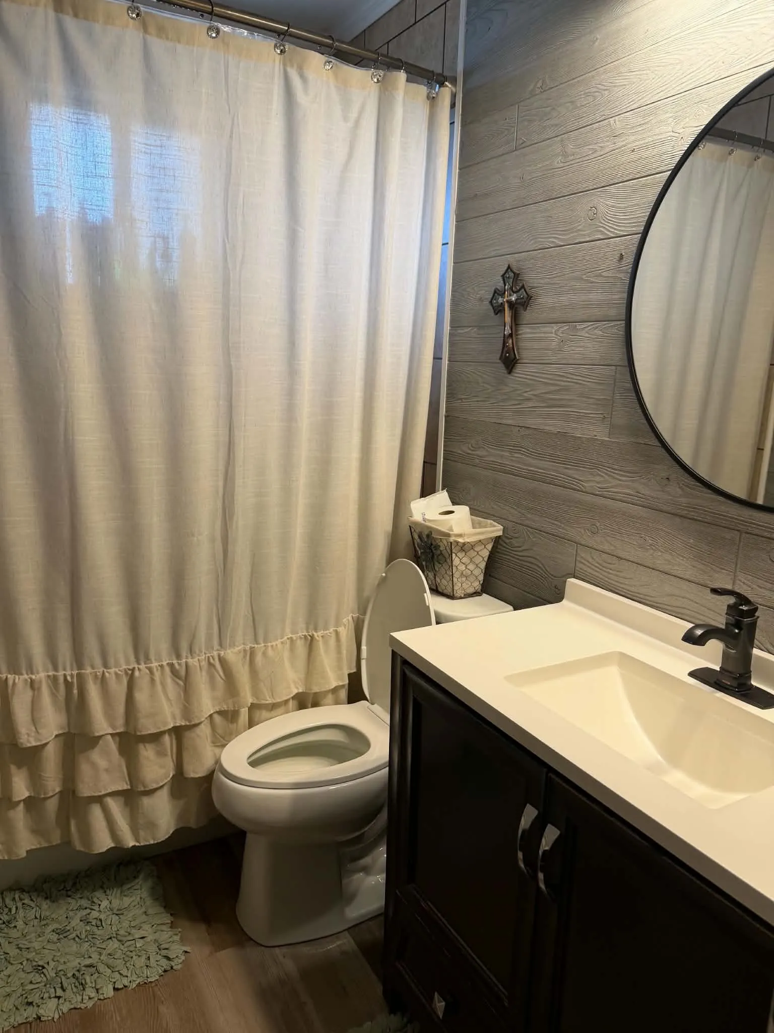 Single Family Residence For Sale in Van Zandt County , 210 Vz County Road 2722, Mabank, Texas 75147, 3 Bedroom, 2 Bathroom, Garage spaces, 1,867 Sqft, built in 1987, mls#21367813, Real Estate Agent in Mabank, Homes For Sale in Van Zandt county, Homes For Sale in Mabank, Realtor in Mabank Texas, Real Estate Brokerage Independent Realty Texas, Luminita Cordes Realtor