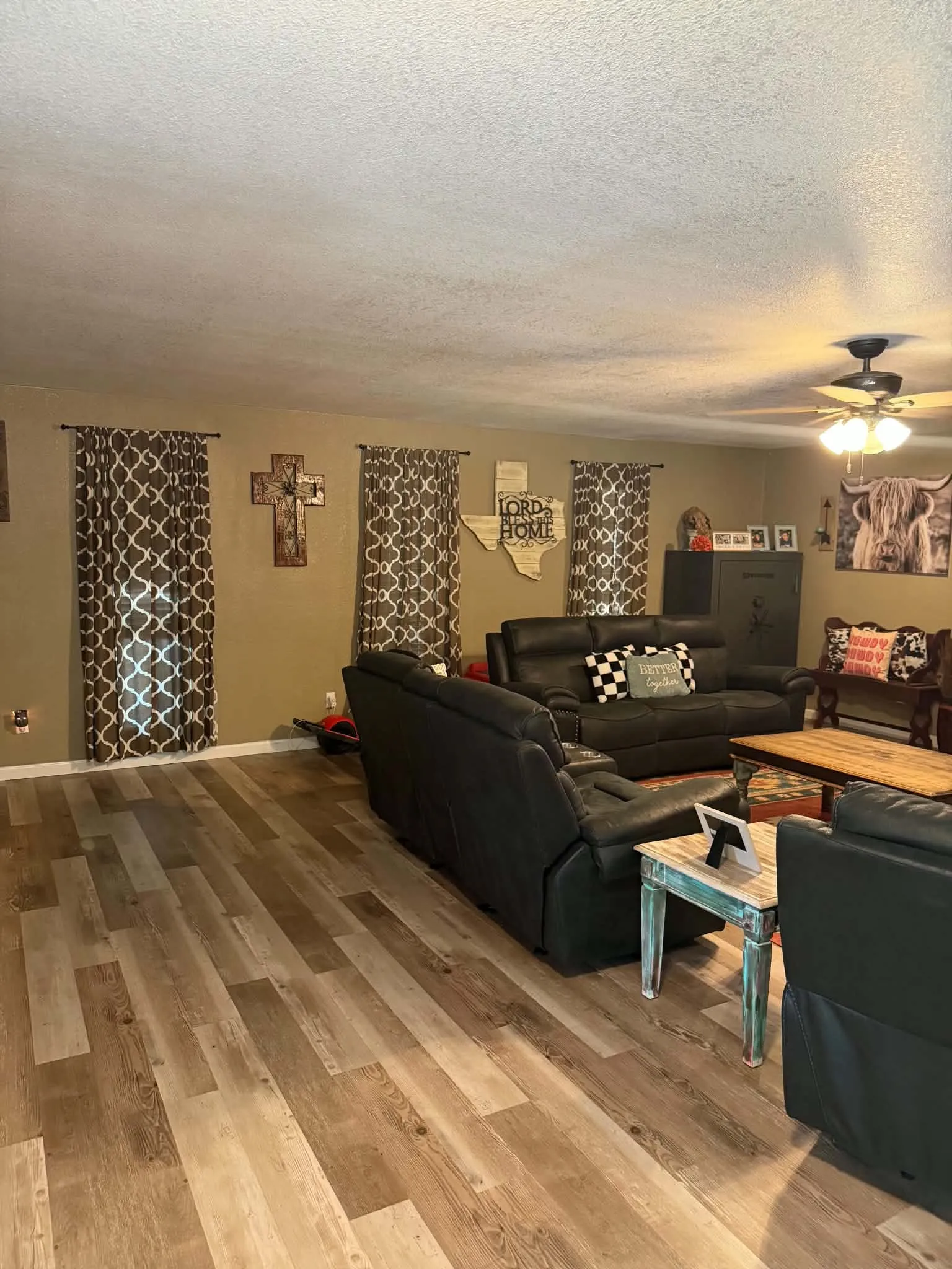 Single Family Residence For Sale in Van Zandt County , 210 Vz County Road 2722, Mabank, Texas 75147, 3 Bedroom, 2 Bathroom, Garage spaces, 1,867 Sqft, built in 1987, mls#21367813, Real Estate Agent in Mabank, Homes For Sale in Van Zandt county, Homes For Sale in Mabank, Realtor in Mabank Texas, Real Estate Brokerage Independent Realty Texas, Luminita Cordes Realtor