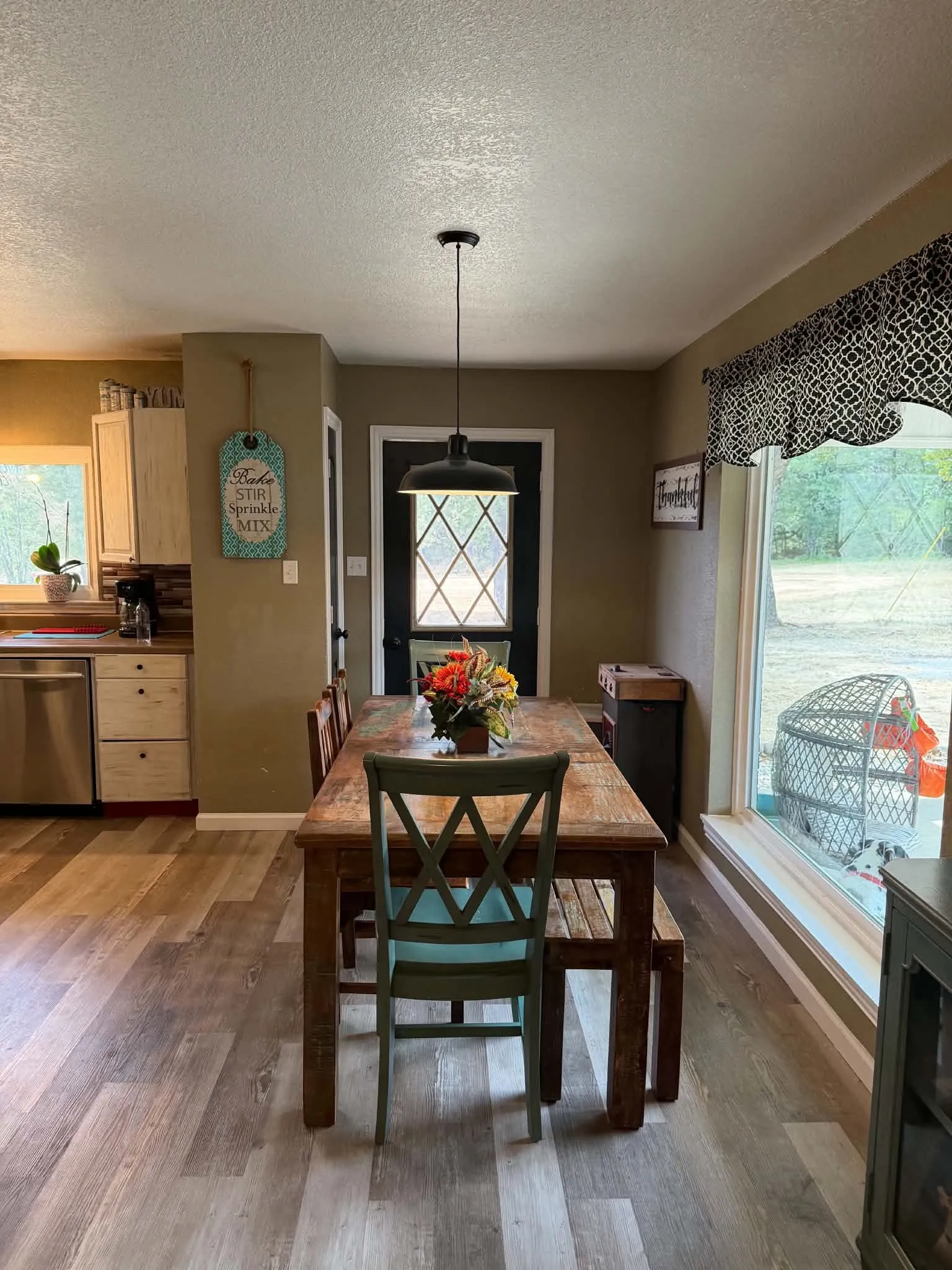 Single Family Residence For Sale in Van Zandt County , 210 Vz County Road 2722, Mabank, Texas 75147, 3 Bedroom, 2 Bathroom, Garage spaces, 1,867 Sqft, built in 1987, mls#21367813, Real Estate Agent in Mabank, Homes For Sale in Van Zandt county, Homes For Sale in Mabank, Realtor in Mabank Texas, Real Estate Brokerage Independent Realty Texas, Luminita Cordes Realtor