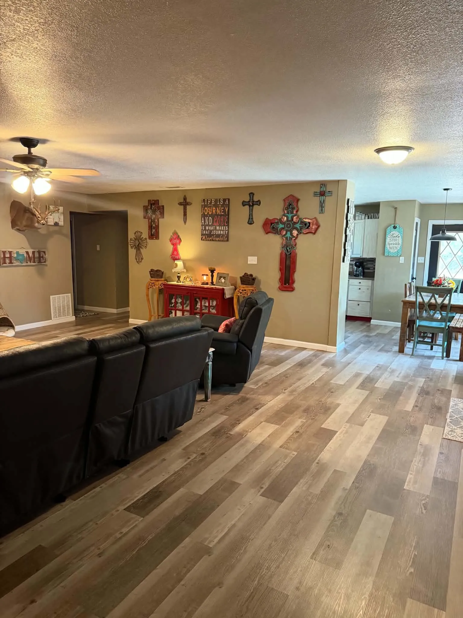 Single Family Residence For Sale in Van Zandt County , 210 Vz County Road 2722, Mabank, Texas 75147, 3 Bedroom, 2 Bathroom, Garage spaces, 1,867 Sqft, built in 1987, mls#21367813, Real Estate Agent in Mabank, Homes For Sale in Van Zandt county, Homes For Sale in Mabank, Realtor in Mabank Texas, Real Estate Brokerage Independent Realty Texas, Luminita Cordes Realtor
