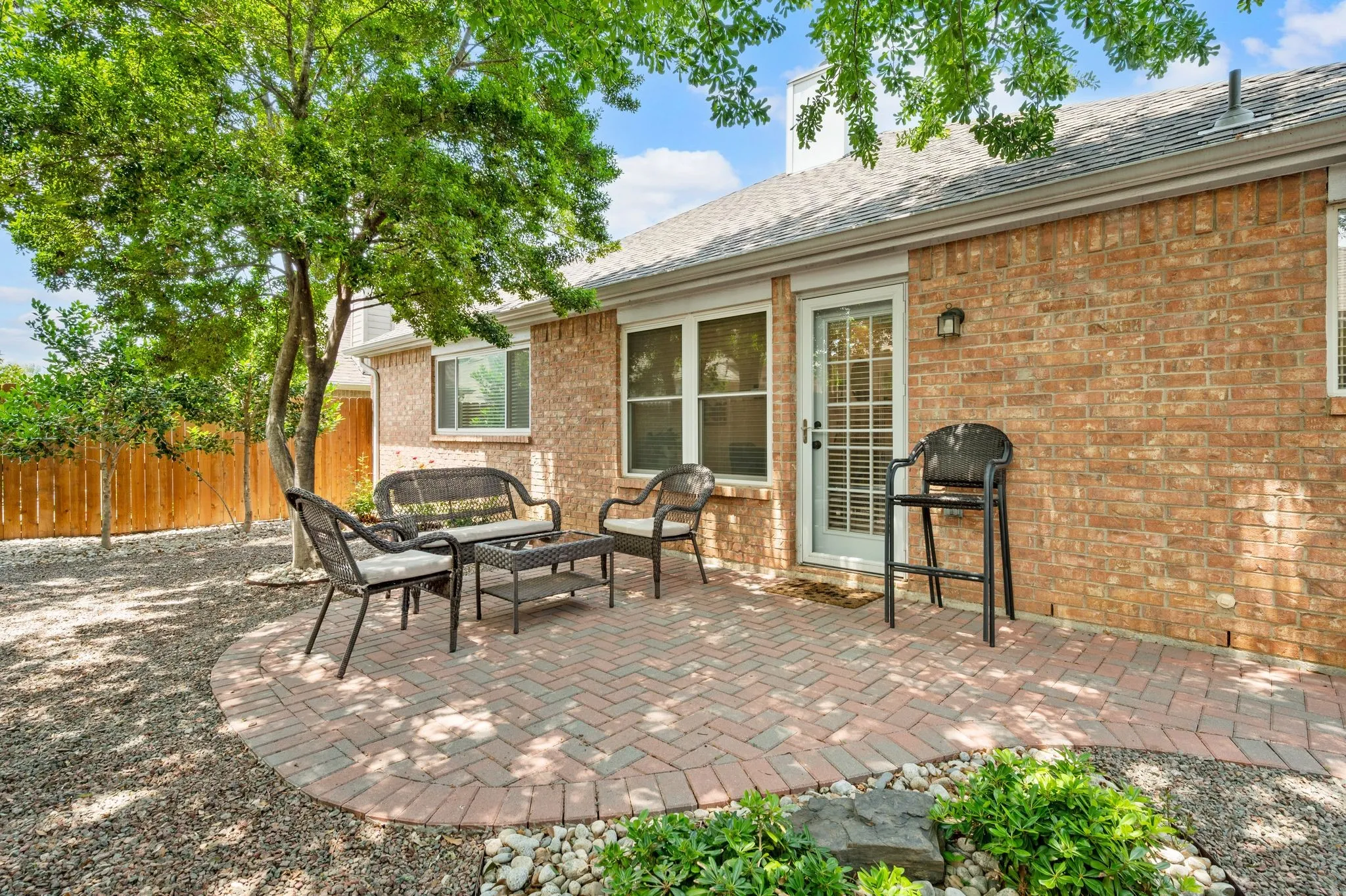 Single Family Residence For Sale in Tarrant County , 1916 Pine Ridge Drive, Bedford, Texas 76021, 2 Bedroom, 2 Bathroom, 2 Garage spaces, 1,237 Sqft, built in 1991, mls#21304462, Real Estate Agent in Bedford, Homes For Sale in Tarrant county, Homes For Sale in Bedford, Realtor in Bedford Texas, Real Estate Brokerage Independent Realty Texas, Luminita Cordes Realtor