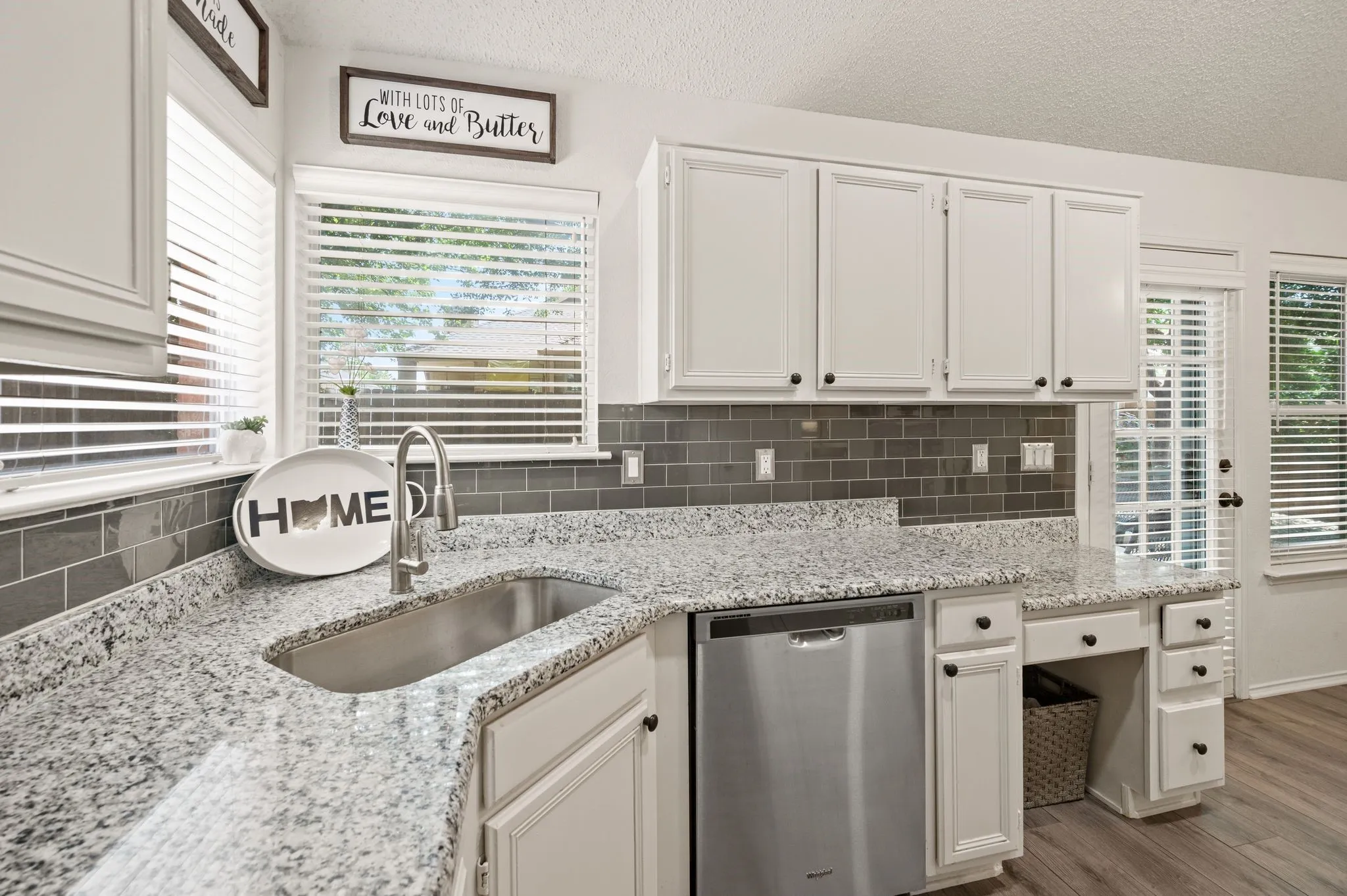 Single Family Residence For Sale in Tarrant County , 1916 Pine Ridge Drive, Bedford, Texas 76021, 2 Bedroom, 2 Bathroom, 2 Garage spaces, 1,237 Sqft, built in 1991, mls#21304462, Real Estate Agent in Bedford, Homes For Sale in Tarrant county, Homes For Sale in Bedford, Realtor in Bedford Texas, Real Estate Brokerage Independent Realty Texas, Luminita Cordes Realtor