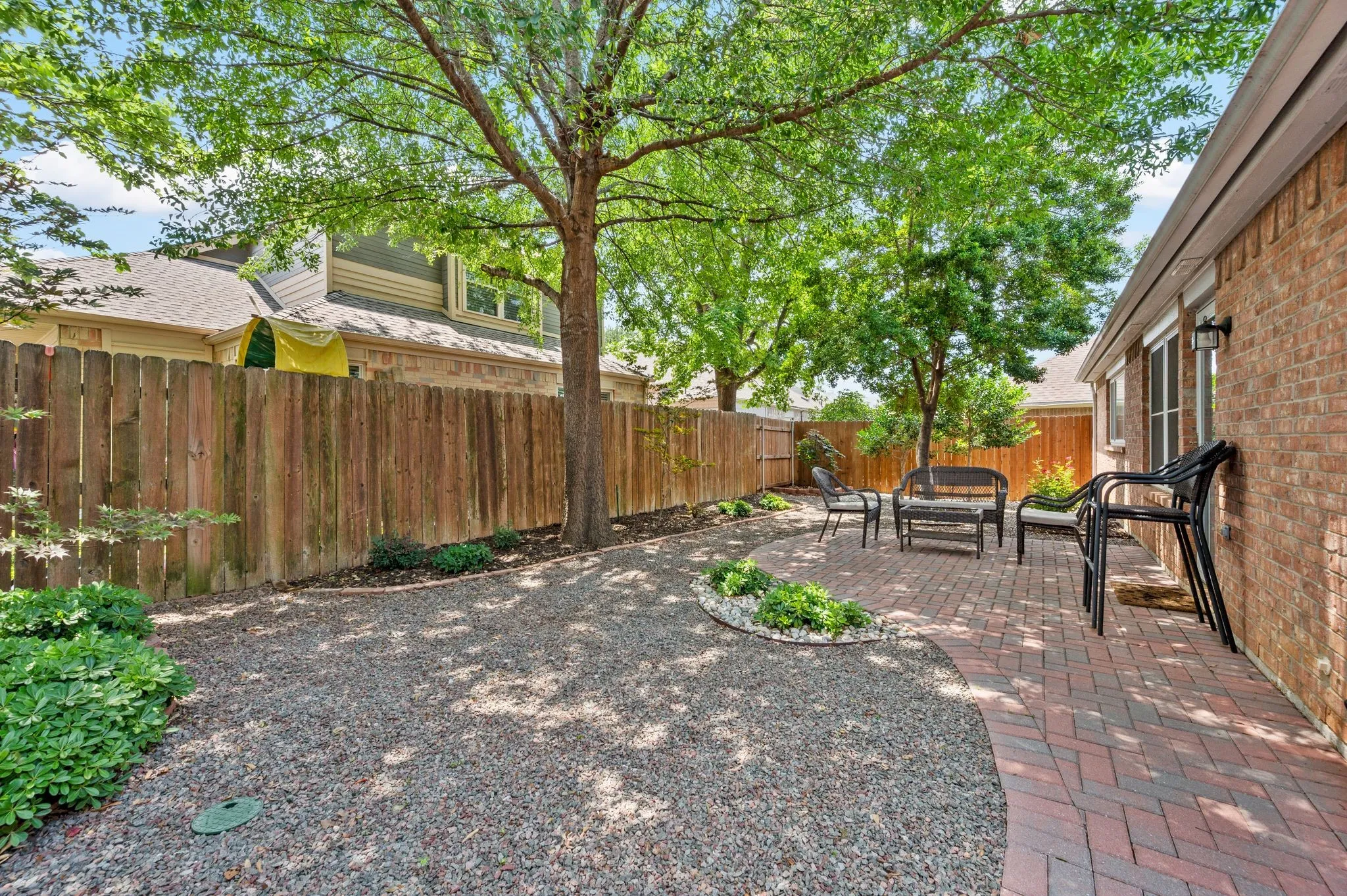 Single Family Residence For Sale in Tarrant County , 1916 Pine Ridge Drive, Bedford, Texas 76021, 2 Bedroom, 2 Bathroom, 2 Garage spaces, 1,237 Sqft, built in 1991, mls#21304462, Real Estate Agent in Bedford, Homes For Sale in Tarrant county, Homes For Sale in Bedford, Realtor in Bedford Texas, Real Estate Brokerage Independent Realty Texas, Luminita Cordes Realtor