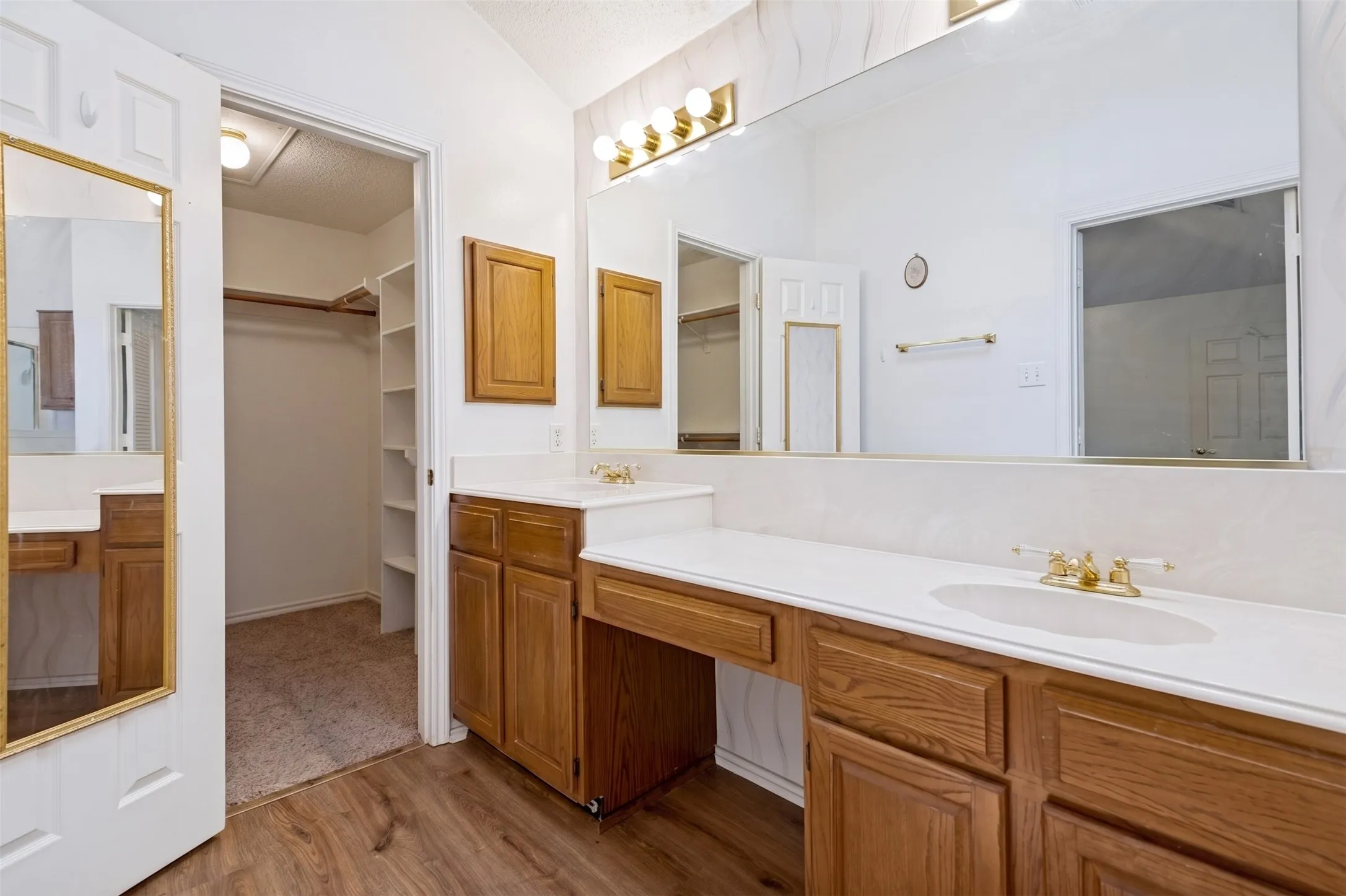 Single Family Residence For Sale in Dallas County , 821 Creek Valley Road, Mesquite, Texas 75181, 3 Bedroom, 2 Bathroom, 2 Garage spaces, 1,452 Sqft, built in 1989, mls#21367301, Real Estate Agent in Mesquite, Homes For Sale in Dallas county, Homes For Sale in Mesquite, Realtor in Mesquite Texas, Real Estate Brokerage Independent Realty Texas, Luminita Cordes Realtor
