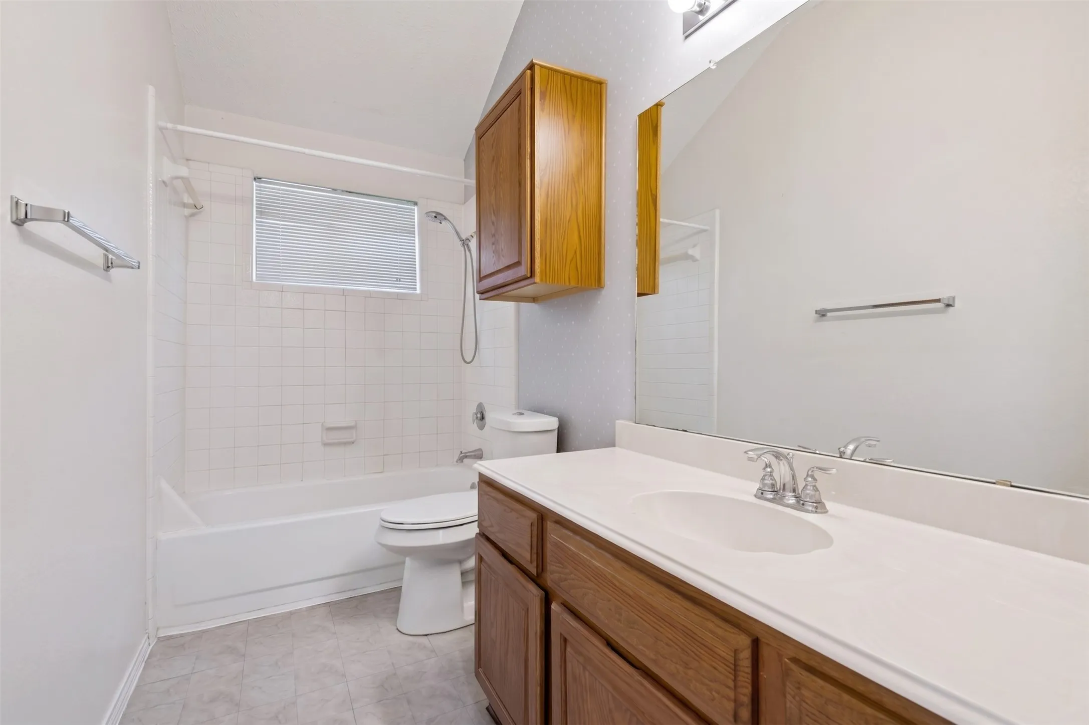 Single Family Residence For Sale in Dallas County , 821 Creek Valley Road, Mesquite, Texas 75181, 3 Bedroom, 2 Bathroom, 2 Garage spaces, 1,452 Sqft, built in 1989, mls#21367301, Real Estate Agent in Mesquite, Homes For Sale in Dallas county, Homes For Sale in Mesquite, Realtor in Mesquite Texas, Real Estate Brokerage Independent Realty Texas, Luminita Cordes Realtor