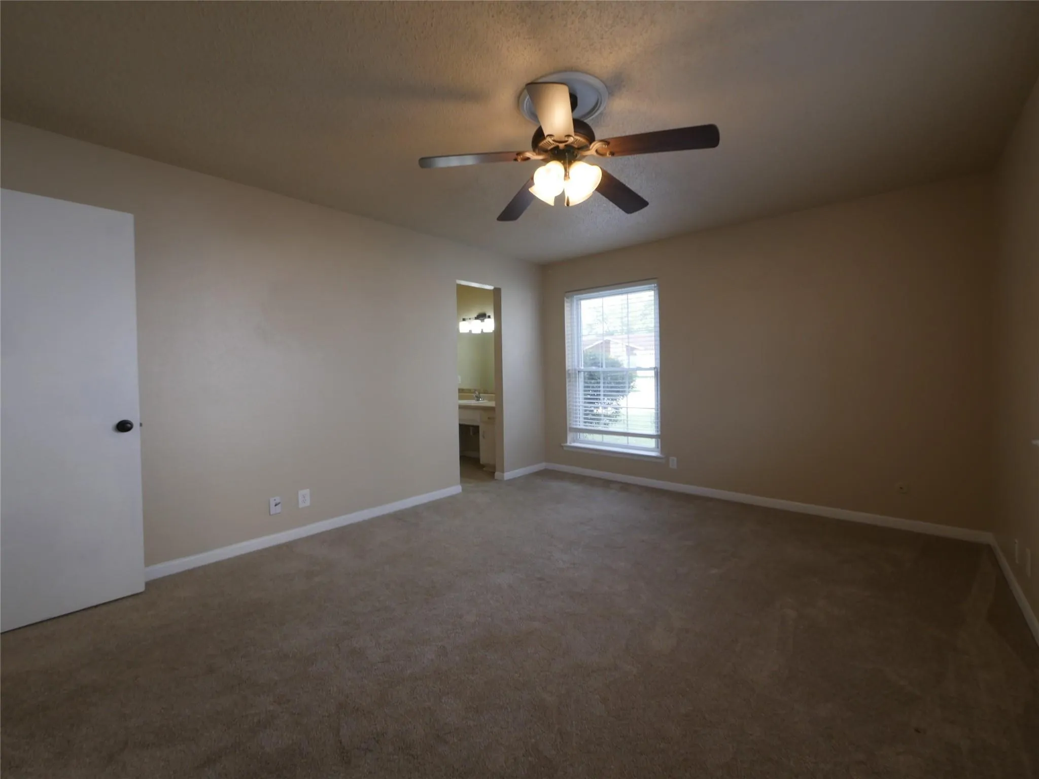 Single Family Residence For Sale in Grayson County , 2702 Shawn Drive, Denison, Texas 75020, 3 Bedroom, 2 Bathroom, 2 Garage spaces, 1,232 Sqft, built in 1967, mls#21367823, Real Estate Agent in Denison, Homes For Sale in Grayson county, Homes For Sale in Denison, Realtor in Denison Texas, Real Estate Brokerage Independent Realty Texas, Luminita Cordes Realtor