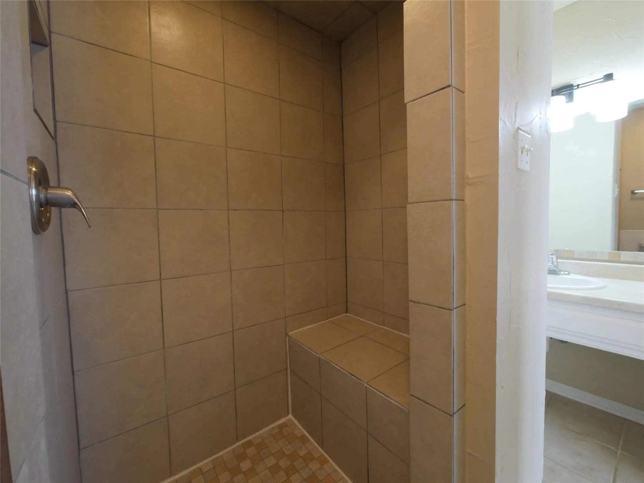 Single Family Residence For Sale in Grayson County , 2702 Shawn Drive, Denison, Texas 75020, 3 Bedroom, 2 Bathroom, 2 Garage spaces, 1,232 Sqft, built in 1967, mls#21367823, Real Estate Agent in Denison, Homes For Sale in Grayson county, Homes For Sale in Denison, Realtor in Denison Texas, Real Estate Brokerage Independent Realty Texas, Luminita Cordes Realtor