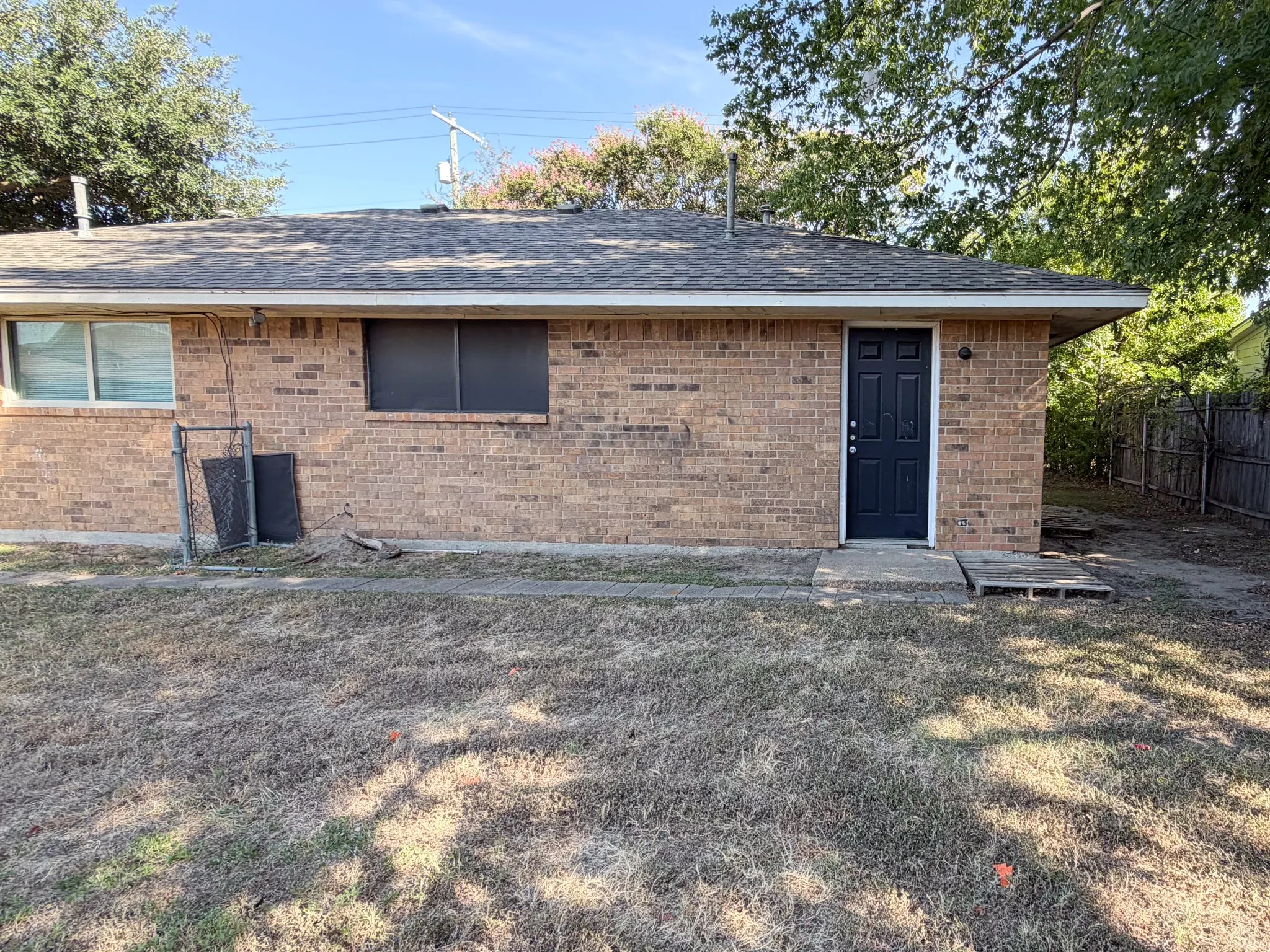 Apartment For Rent in Ellis County , 1211 Old Bardwell Road A, Ennis, Texas 75119, 2 Bedroom, 1 Bathroom, Garage spaces, 800 Sqft, built in 1981, mls#21367828, Real Estate Agent in Ennis, Homes For Rent in Ellis county, Homes For Rent in Ennis, Realtor in Ennis Texas, Real Estate Brokerage Independent Realty Texas, Luminita Cordes Realtor