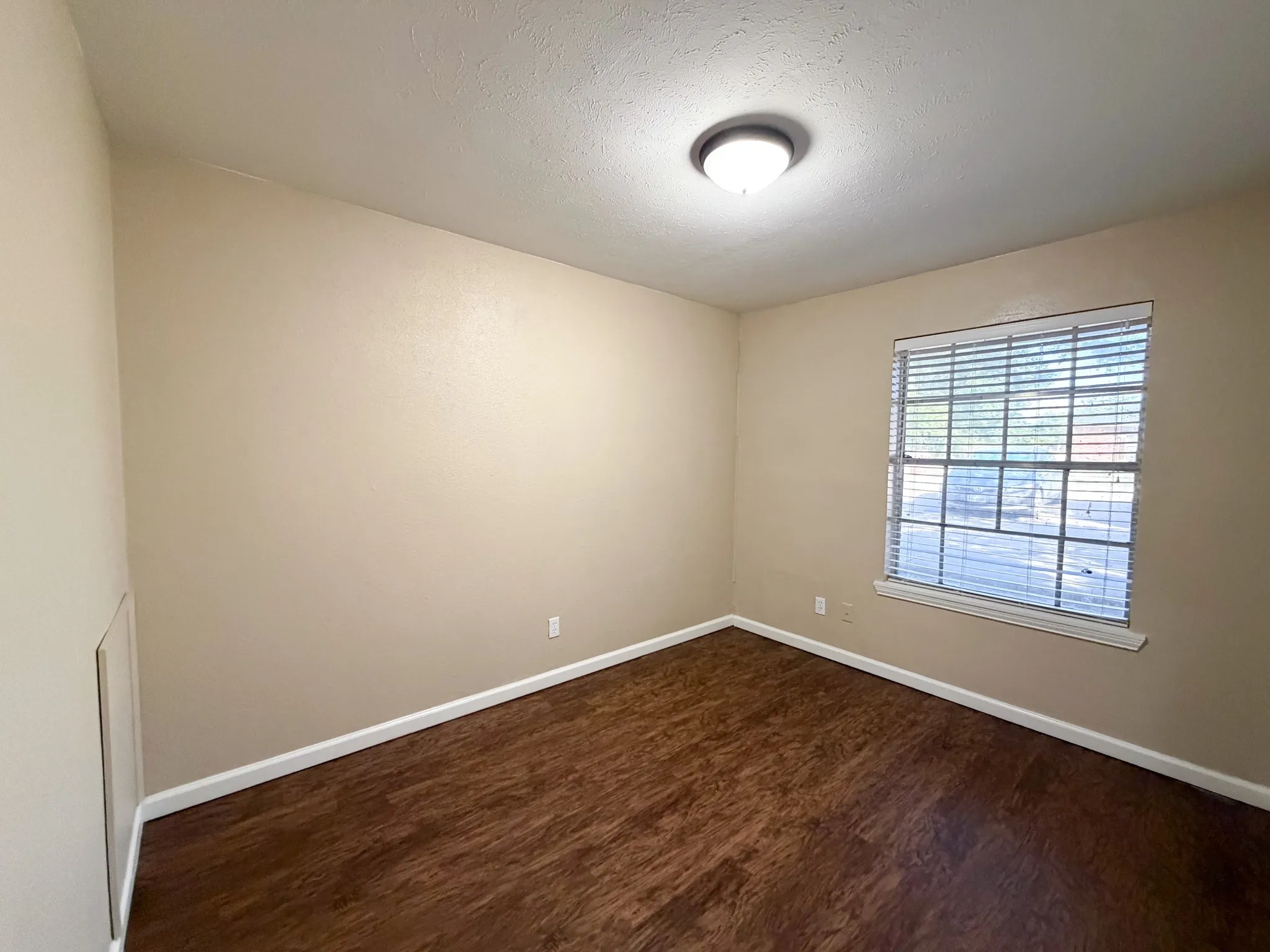 Apartment For Rent in Ellis County , 1211 Old Bardwell Road A, Ennis, Texas 75119, 2 Bedroom, 1 Bathroom, Garage spaces, 800 Sqft, built in 1981, mls#21367828, Real Estate Agent in Ennis, Homes For Rent in Ellis county, Homes For Rent in Ennis, Realtor in Ennis Texas, Real Estate Brokerage Independent Realty Texas, Luminita Cordes Realtor