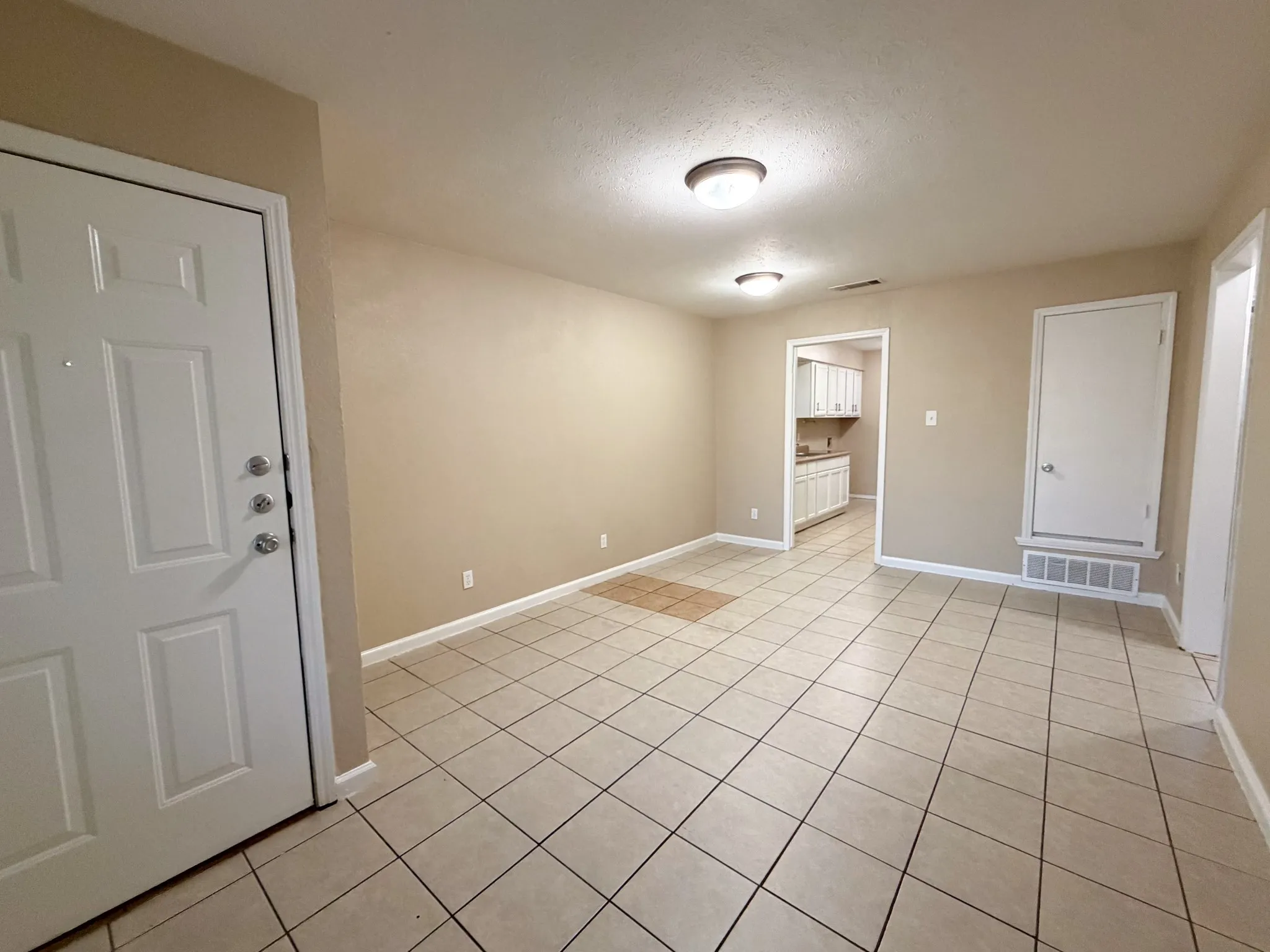 Apartment For Rent in Ellis County , 1211 Old Bardwell Road A, Ennis, Texas 75119, 2 Bedroom, 1 Bathroom, Garage spaces, 800 Sqft, built in 1981, mls#21367828, Real Estate Agent in Ennis, Homes For Rent in Ellis county, Homes For Rent in Ennis, Realtor in Ennis Texas, Real Estate Brokerage Independent Realty Texas, Luminita Cordes Realtor