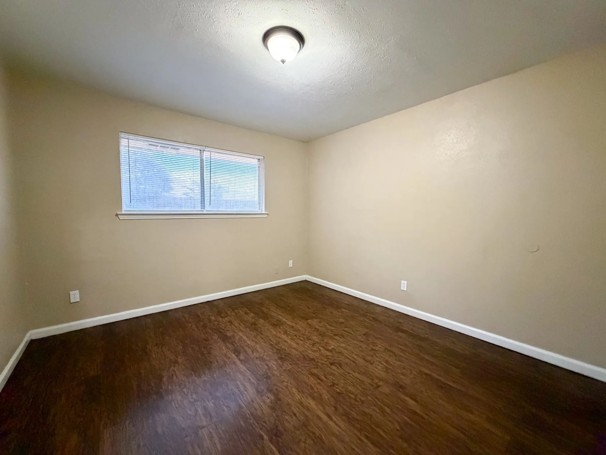 Apartment For Rent in Ellis County , 1211 Old Bardwell Road A, Ennis, Texas 75119, 2 Bedroom, 1 Bathroom, Garage spaces, 800 Sqft, built in 1981, mls#21367828, Real Estate Agent in Ennis, Homes For Rent in Ellis county, Homes For Rent in Ennis, Realtor in Ennis Texas, Real Estate Brokerage Independent Realty Texas, Luminita Cordes Realtor