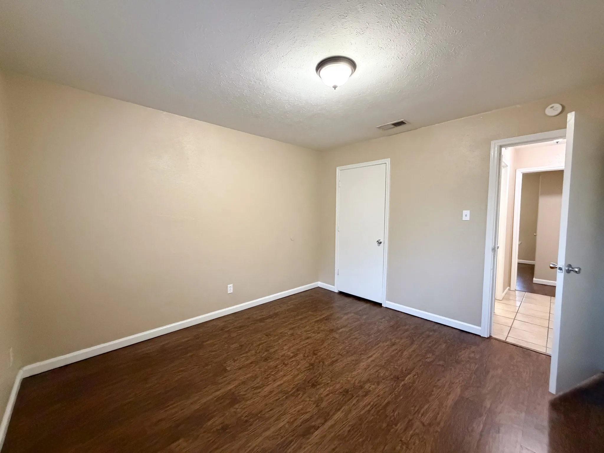 Apartment For Rent in Ellis County , 1211 Old Bardwell Road A, Ennis, Texas 75119, 2 Bedroom, 1 Bathroom, Garage spaces, 800 Sqft, built in 1981, mls#21367828, Real Estate Agent in Ennis, Homes For Rent in Ellis county, Homes For Rent in Ennis, Realtor in Ennis Texas, Real Estate Brokerage Independent Realty Texas, Luminita Cordes Realtor