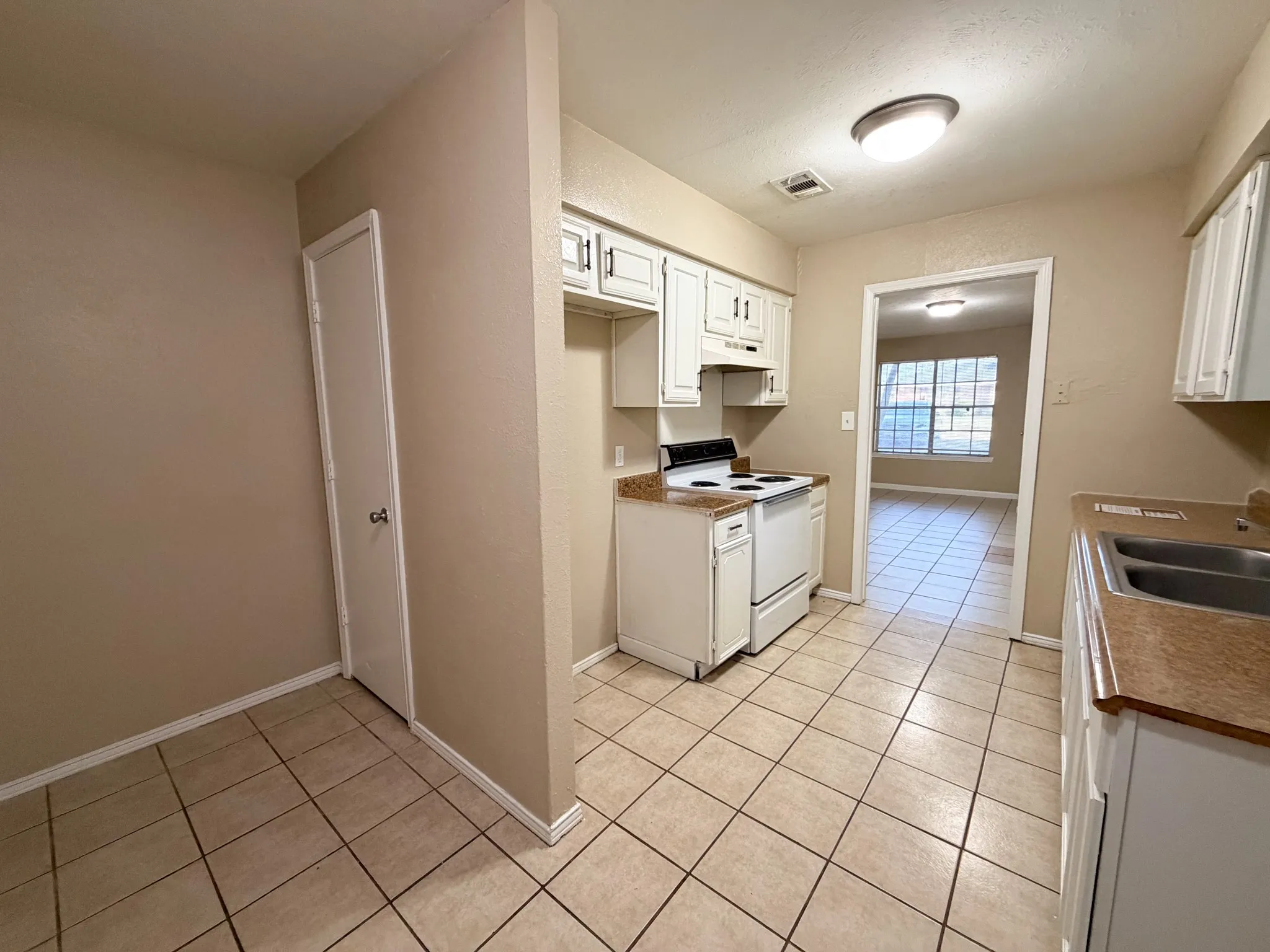 Apartment For Rent in Ellis County , 1211 Old Bardwell Road A, Ennis, Texas 75119, 2 Bedroom, 1 Bathroom, Garage spaces, 800 Sqft, built in 1981, mls#21367828, Real Estate Agent in Ennis, Homes For Rent in Ellis county, Homes For Rent in Ennis, Realtor in Ennis Texas, Real Estate Brokerage Independent Realty Texas, Luminita Cordes Realtor