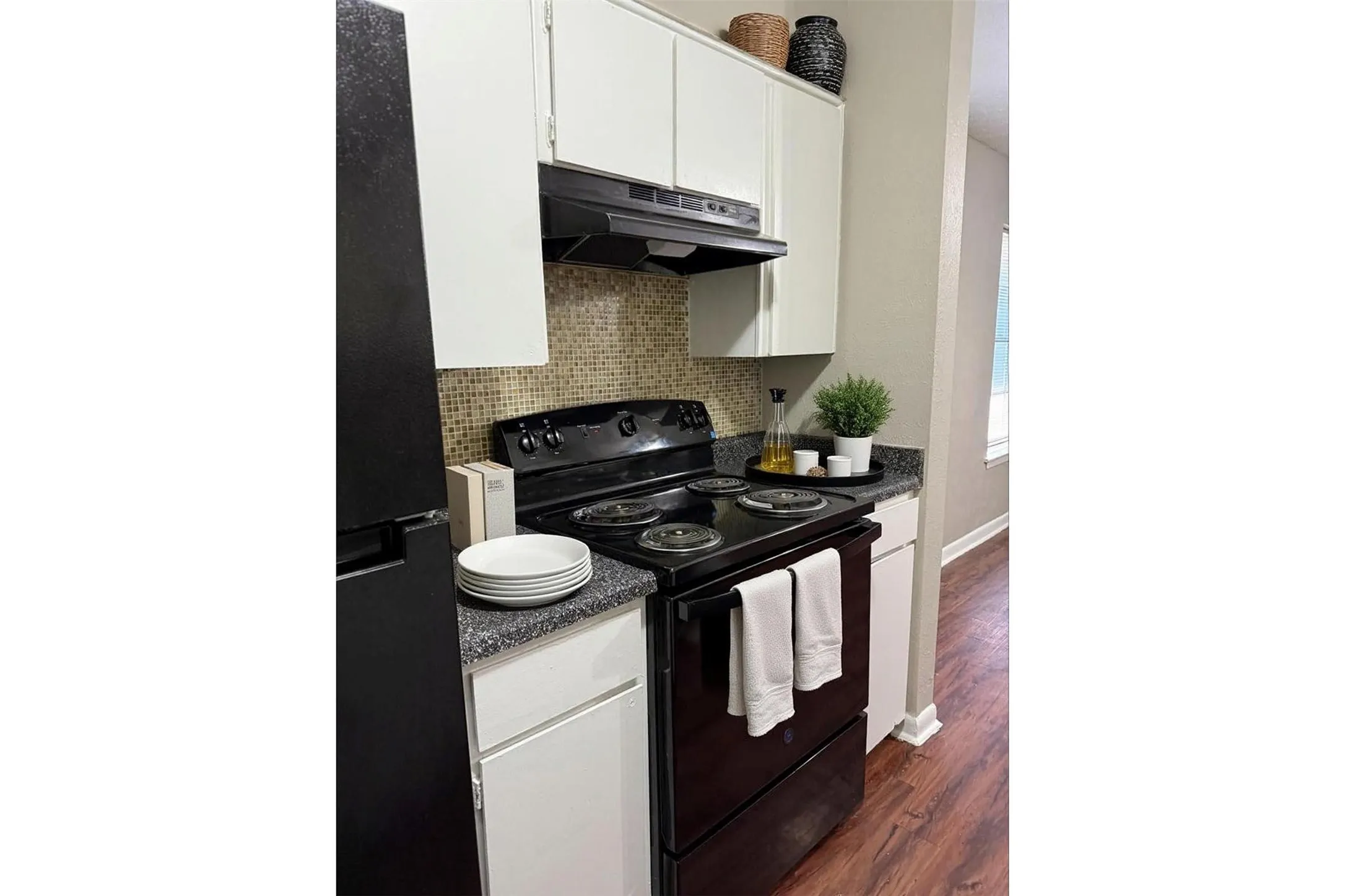 $500.00 off first month rent