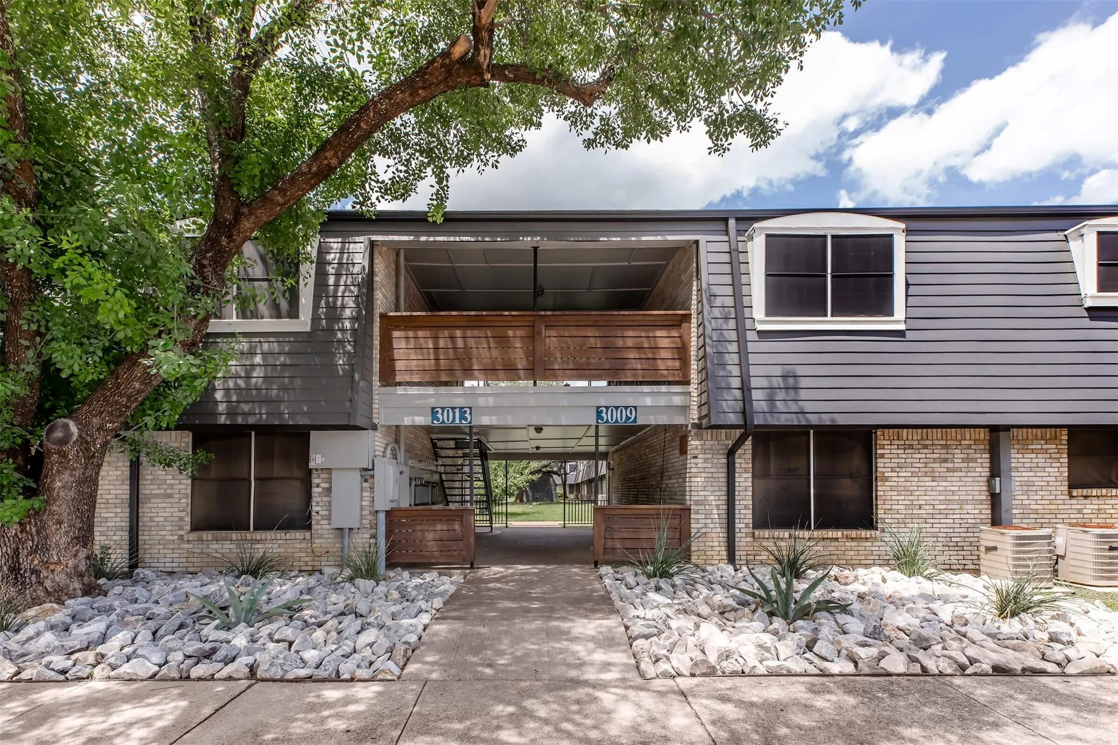 $500.00 off first month rent