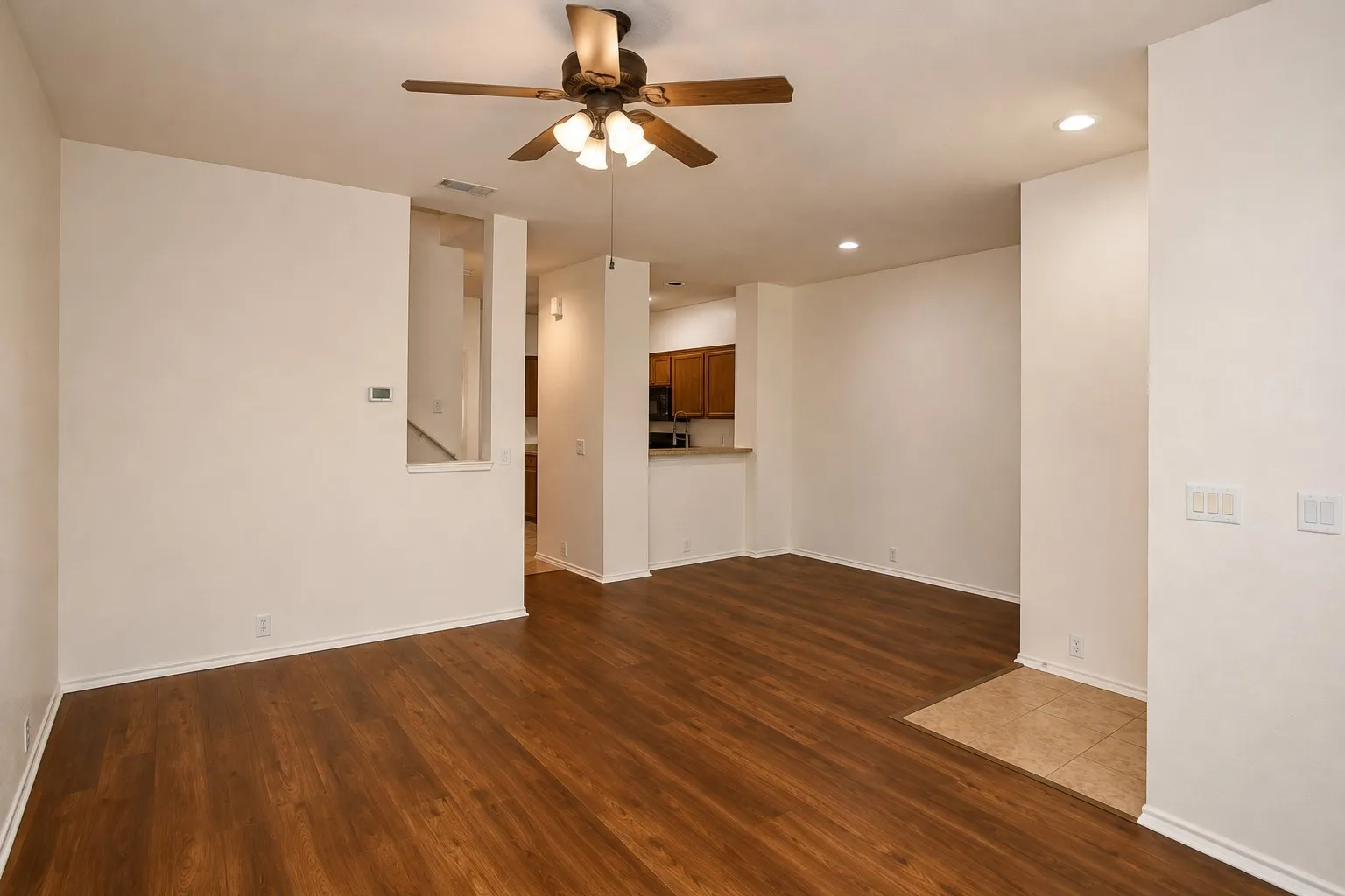 Townhouse For Sale in Dallas County , 2219 Glacier Park Lane, Grand Prairie, Texas 75050, 3 Bedroom, 3 Bathroom, 2 Garage spaces, 1,436 Sqft, built in 2006, mls#21367782, Real Estate Agent in Grand Prairie, Homes For Sale in Dallas county, Homes For Sale in Grand Prairie, Realtor in Grand Prairie Texas, Real Estate Brokerage Independent Realty Texas, Luminita Cordes Realtor