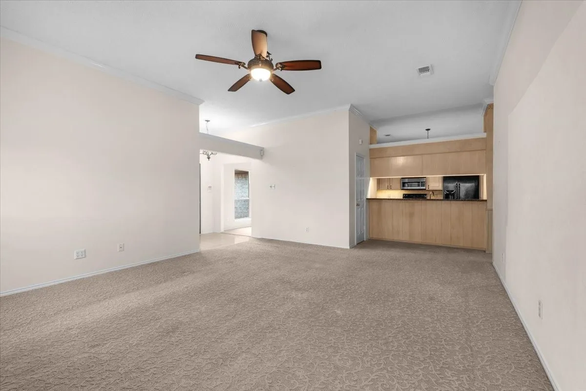 Single Family Residence For Sale in Tarrant County , 5748 Caracas Drive, North Richland Hills, Texas 76180, 3 Bedroom, 2 Bathroom, 2 Garage spaces, 1,787 Sqft, built in 1992, mls#21367833, Real Estate Agent in North Richland Hills, Homes For Sale in Tarrant county, Homes For Sale in North Richland Hills, Realtor in North Richland Hills Texas, Real Estate Brokerage Independent Realty Texas, Luminita Cordes Realtor