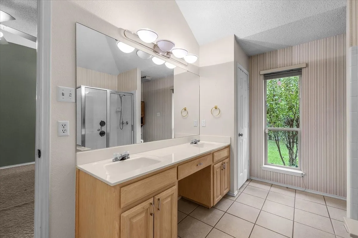 Single Family Residence For Sale in Tarrant County , 5748 Caracas Drive, North Richland Hills, Texas 76180, 3 Bedroom, 2 Bathroom, 2 Garage spaces, 1,787 Sqft, built in 1992, mls#21367833, Real Estate Agent in North Richland Hills, Homes For Sale in Tarrant county, Homes For Sale in North Richland Hills, Realtor in North Richland Hills Texas, Real Estate Brokerage Independent Realty Texas, Luminita Cordes Realtor
