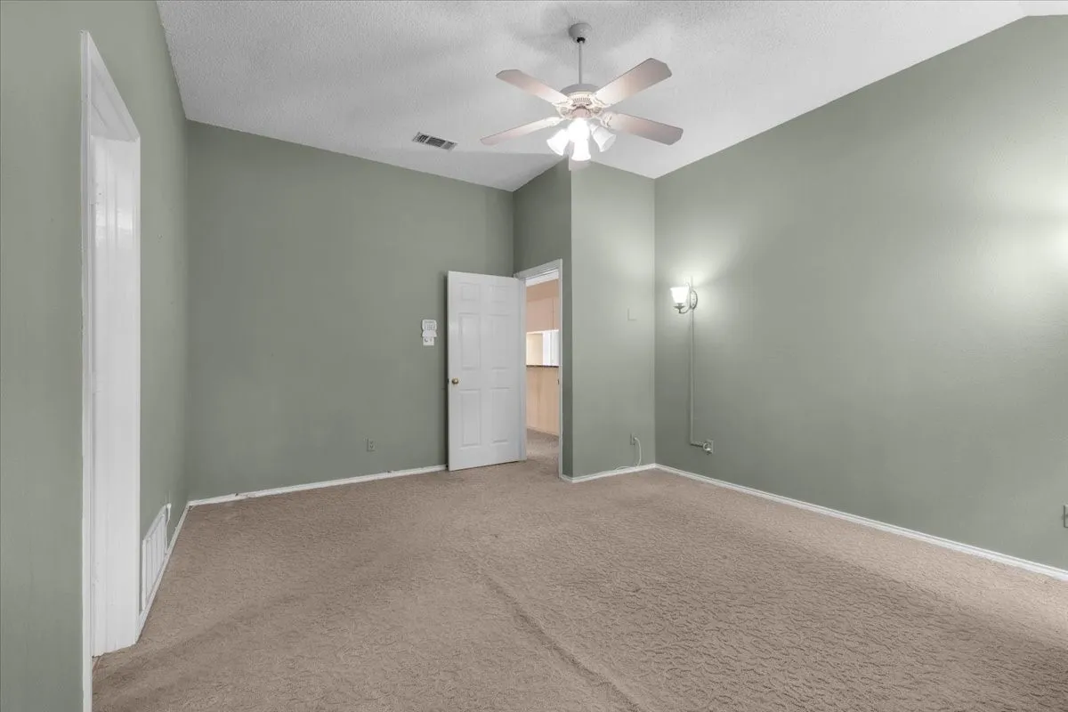 Single Family Residence For Sale in Tarrant County , 5748 Caracas Drive, North Richland Hills, Texas 76180, 3 Bedroom, 2 Bathroom, 2 Garage spaces, 1,787 Sqft, built in 1992, mls#21367833, Real Estate Agent in North Richland Hills, Homes For Sale in Tarrant county, Homes For Sale in North Richland Hills, Realtor in North Richland Hills Texas, Real Estate Brokerage Independent Realty Texas, Luminita Cordes Realtor